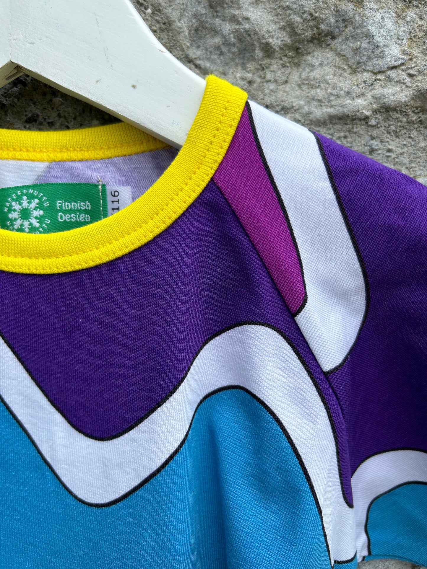 Rainbow waves T-shirt 5y (110cm)