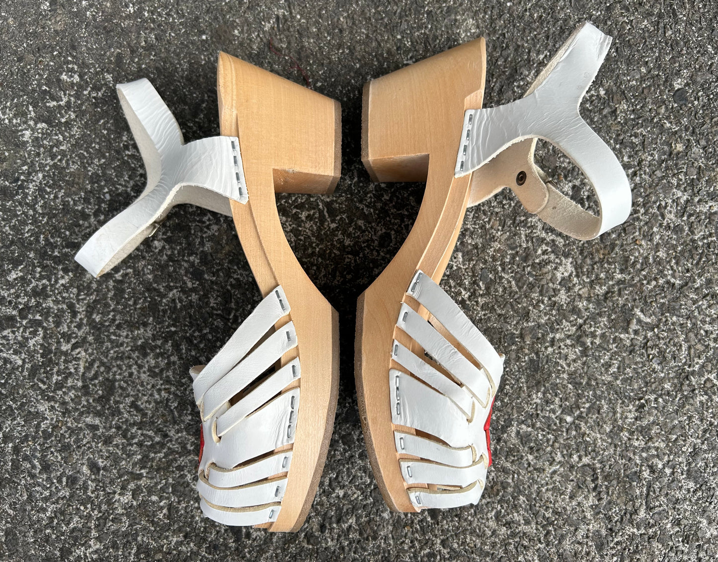 White wooden clogs uk 6 (eu 39)