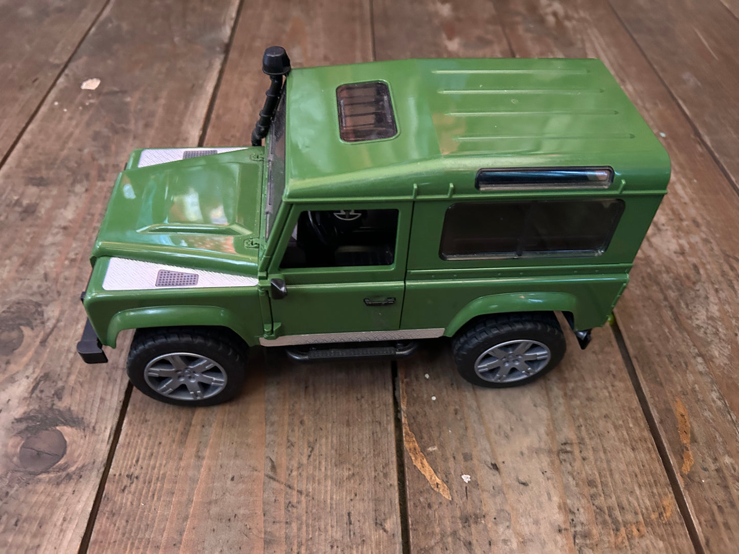 Land rover truck