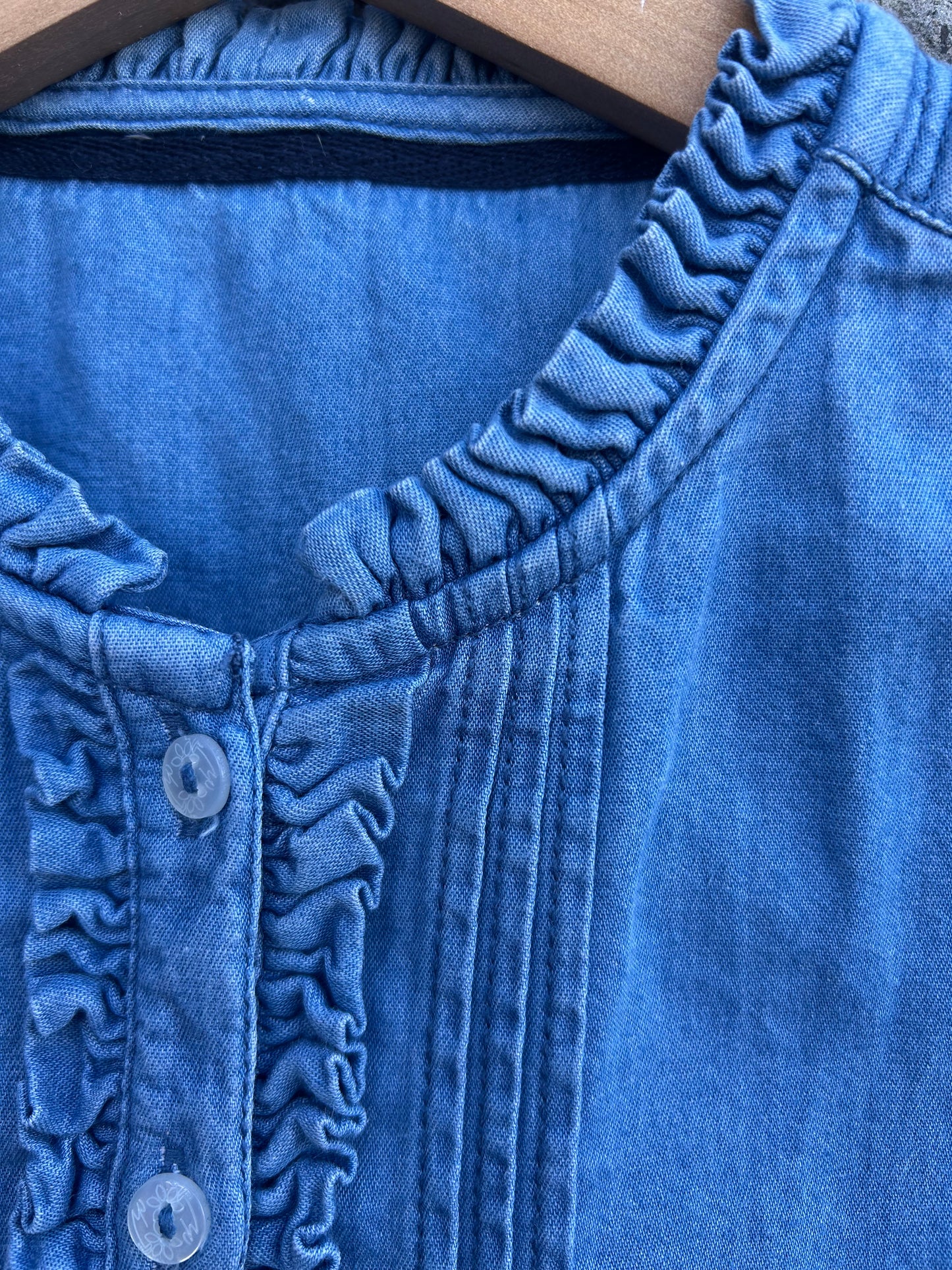 Denim shirt 7y (122cm)