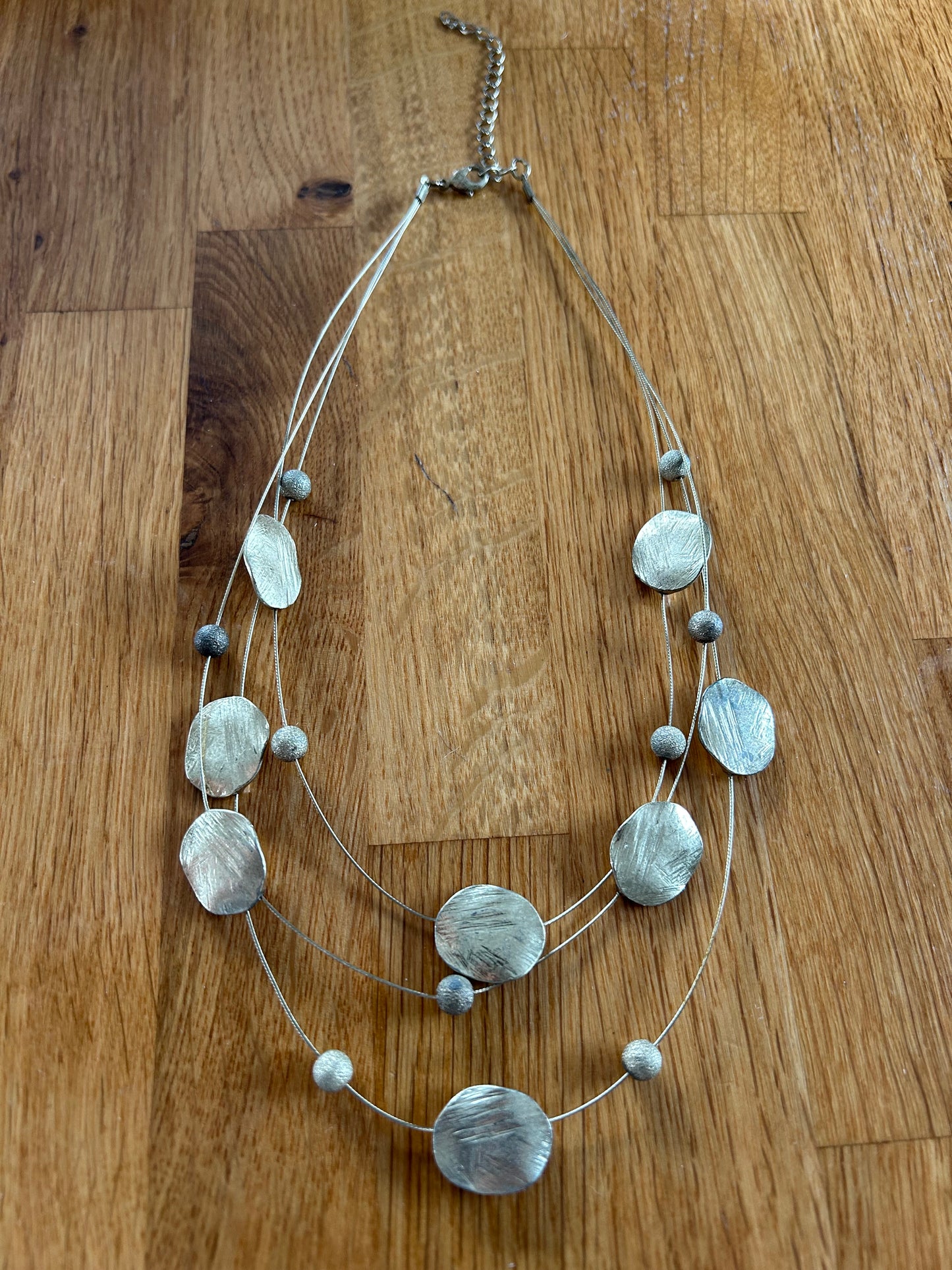 Circle&golden bead necklace