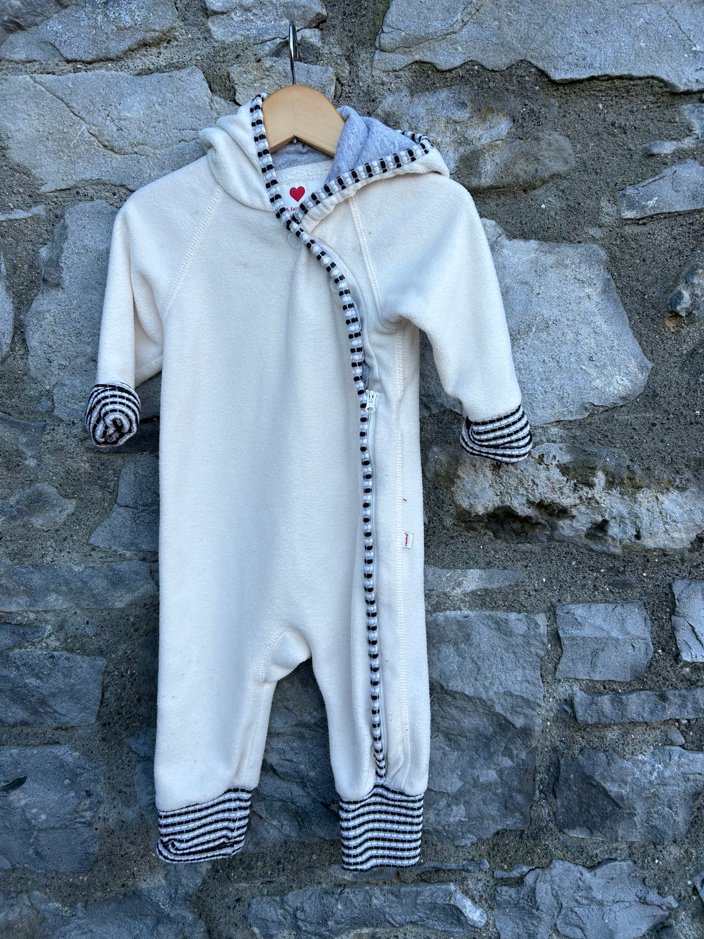 White fleece onesie 6m (68cm)