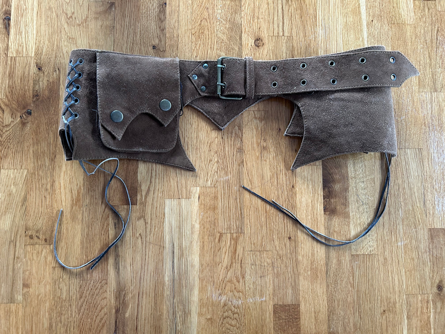 Brown pocket leather belt