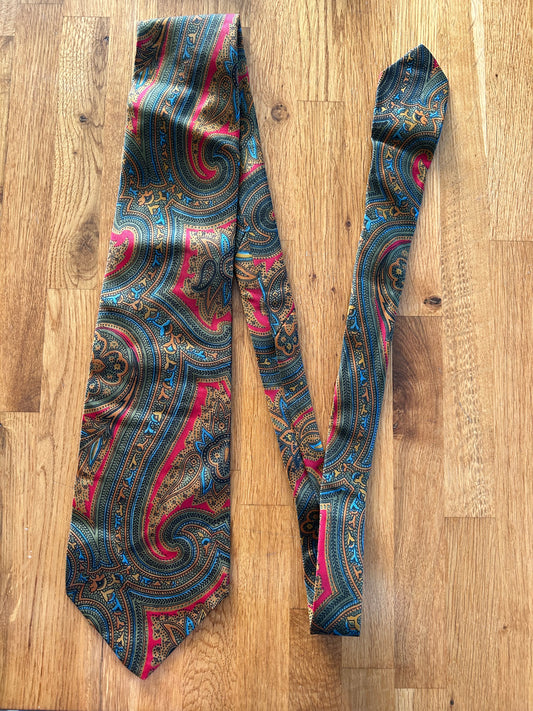 Green,yellow&red paisley tie