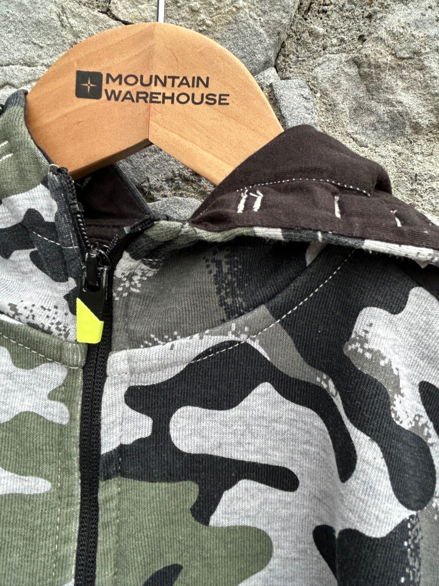 Camouflage grey hoodie 7-8y (122-128cm)
