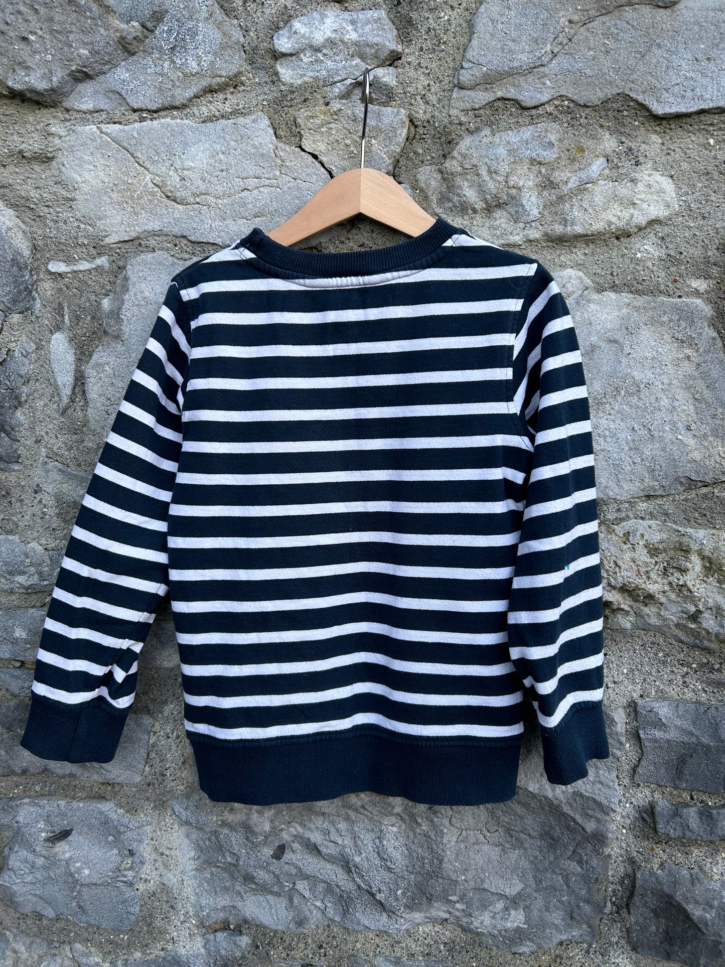 Stripy bunny sweatshirt 5-6y (110-116cm)