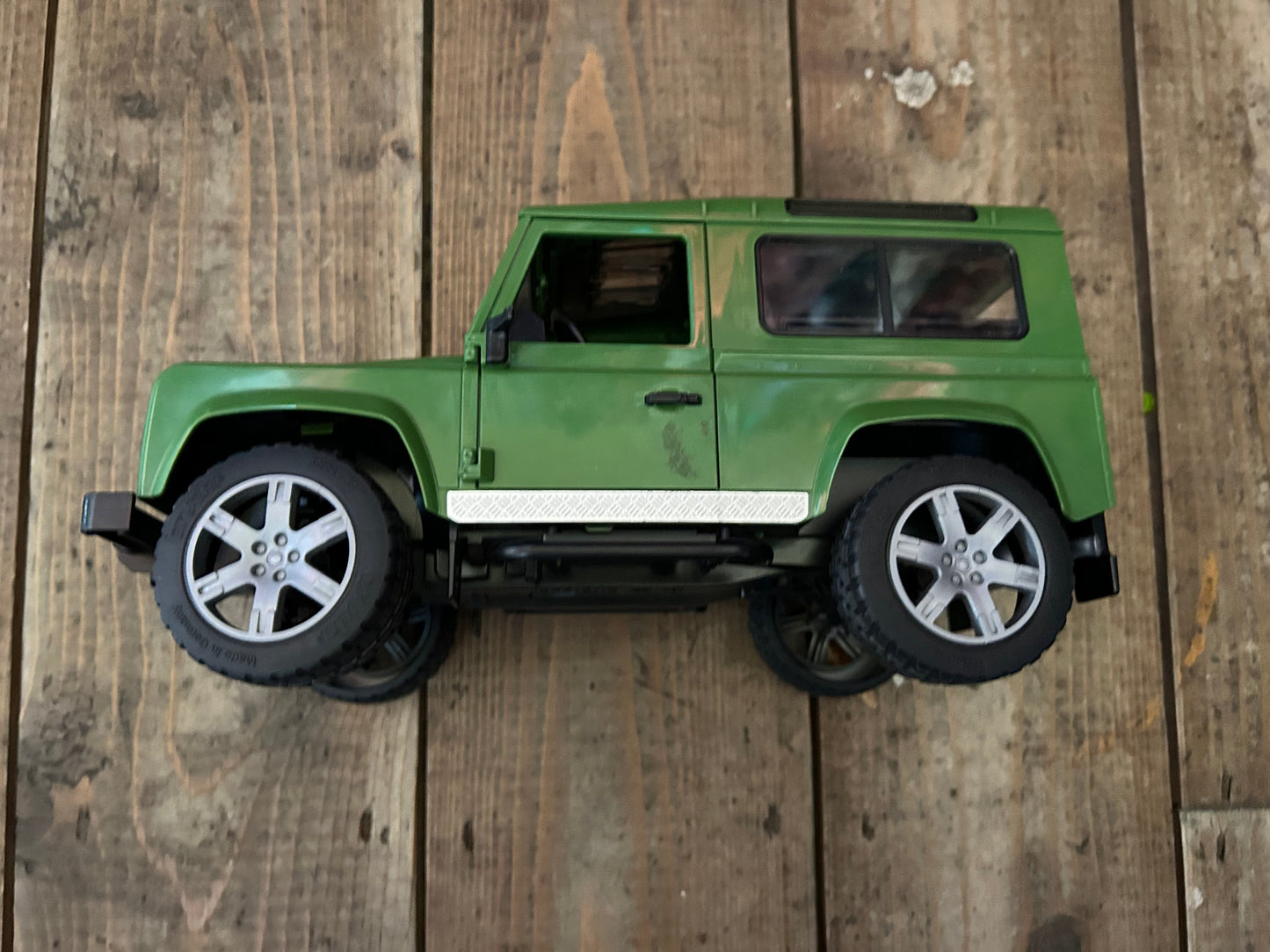 Land rover truck
