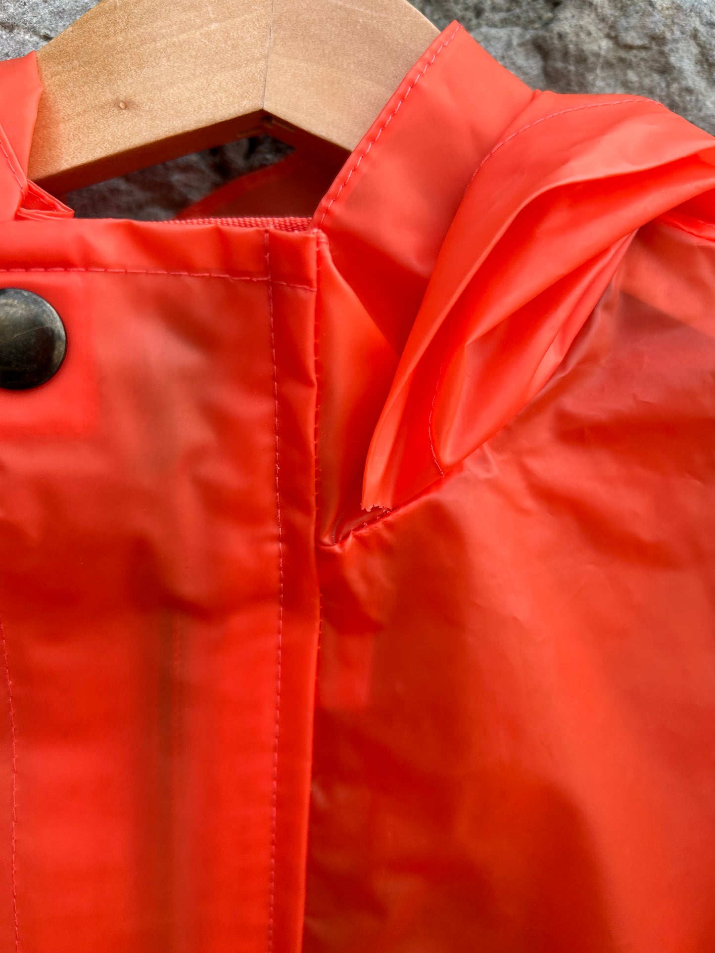 Orange raincoat 4-5y (104-110cm)