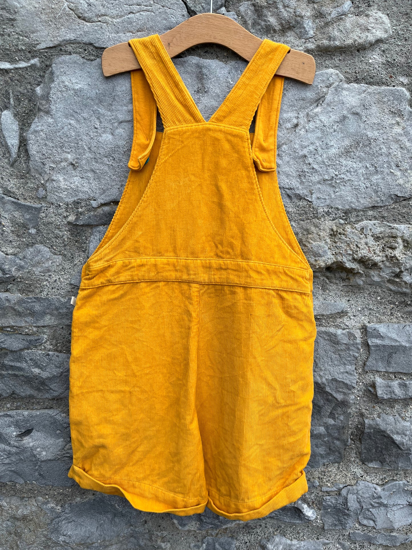 Mustard cord dungarees 8-9y (128-134cm)