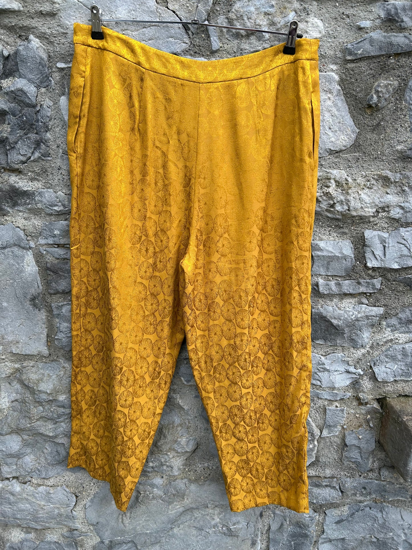 Old gold baggy pants uk 16-18