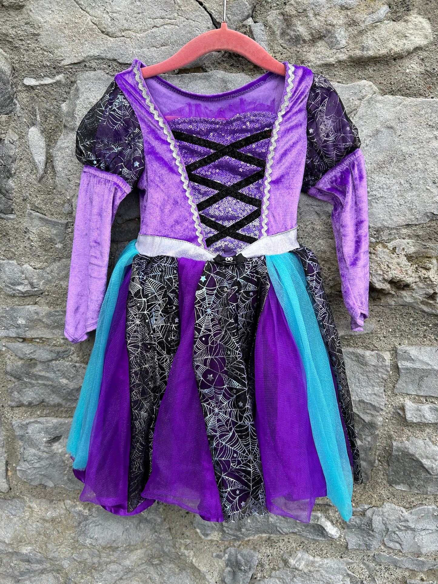 Purple witch 3-4y (98-104cm)