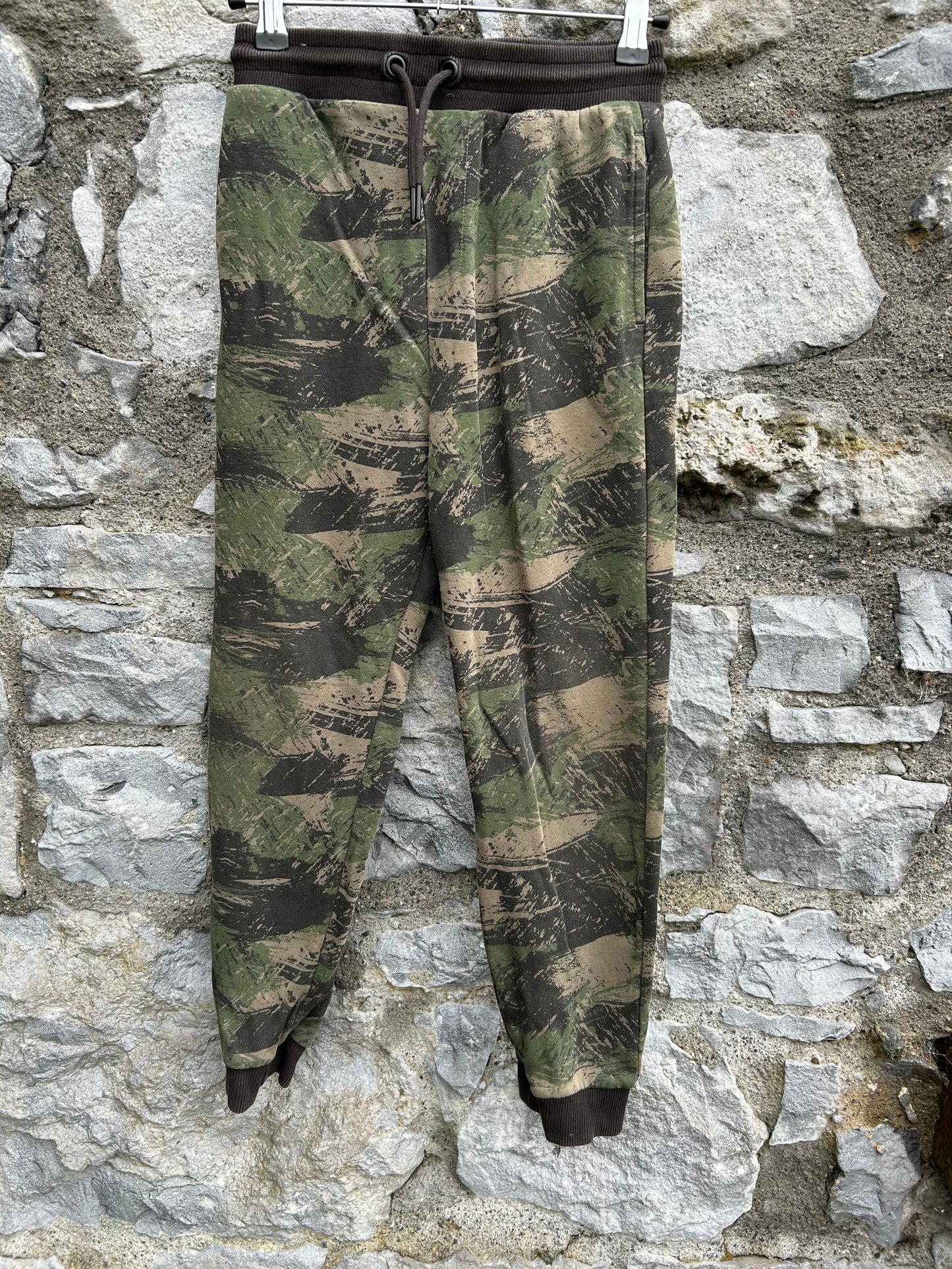 Khaki tracksuit bottoms 9-10y (134-140cm)
