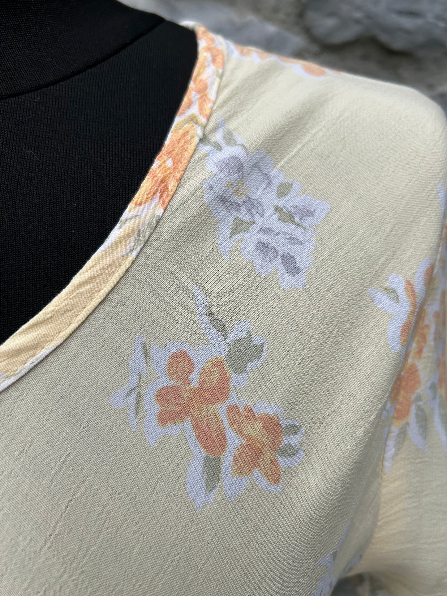 Y2K floral light yellow top uk 8