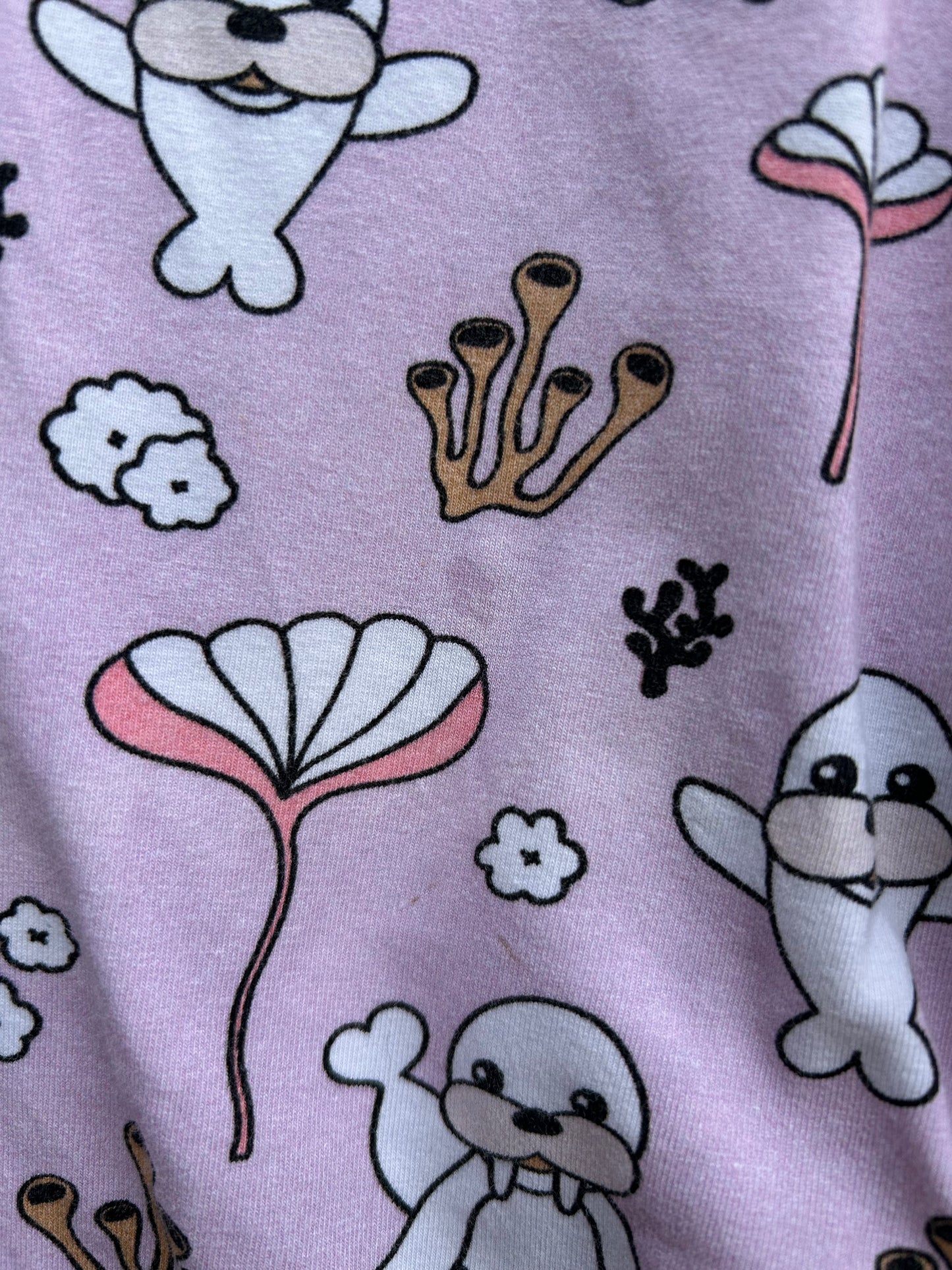 Seals pink pjs 7-8y (122-128cm)