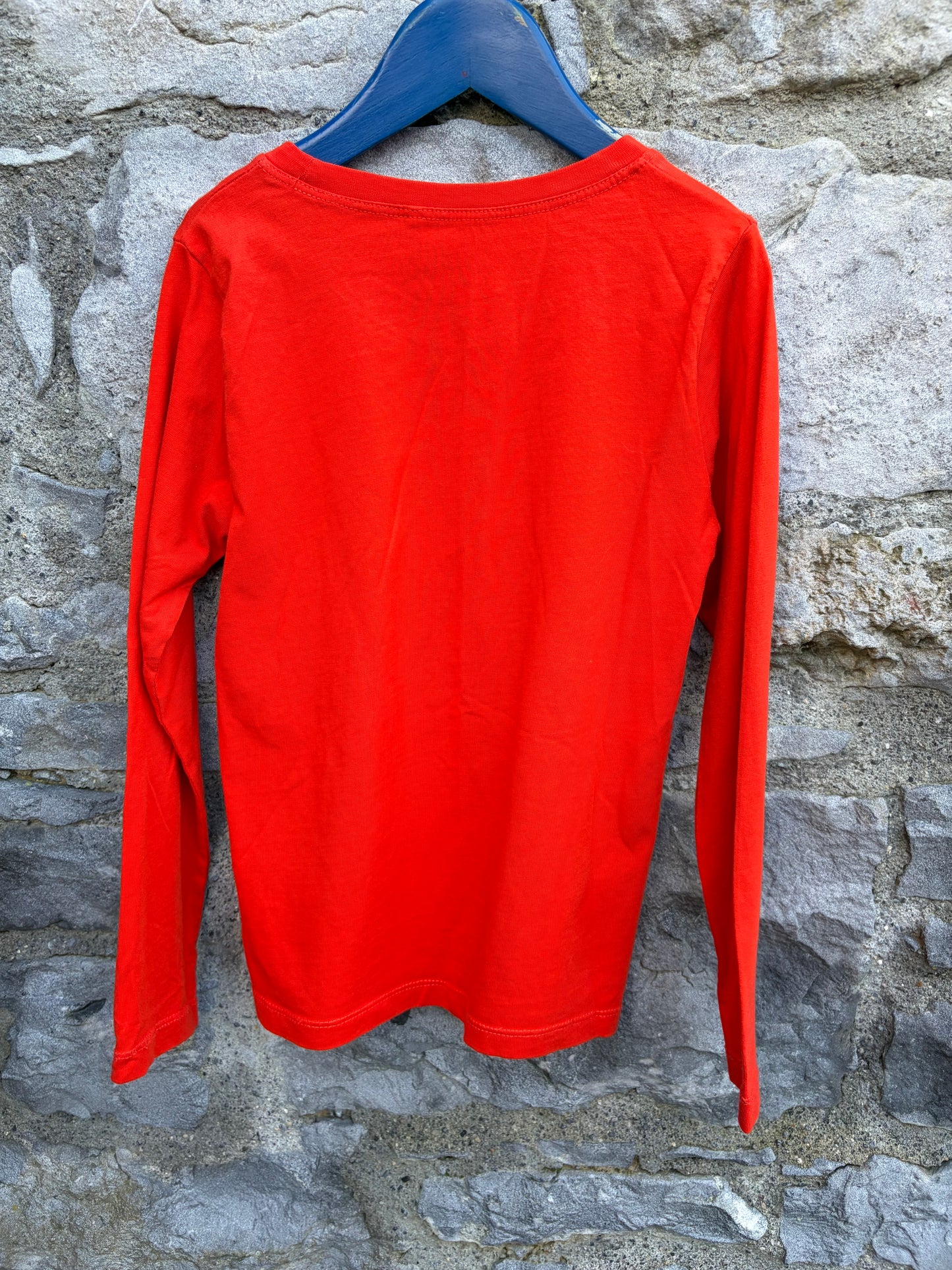 The city red top 7-8y (122-128cm)