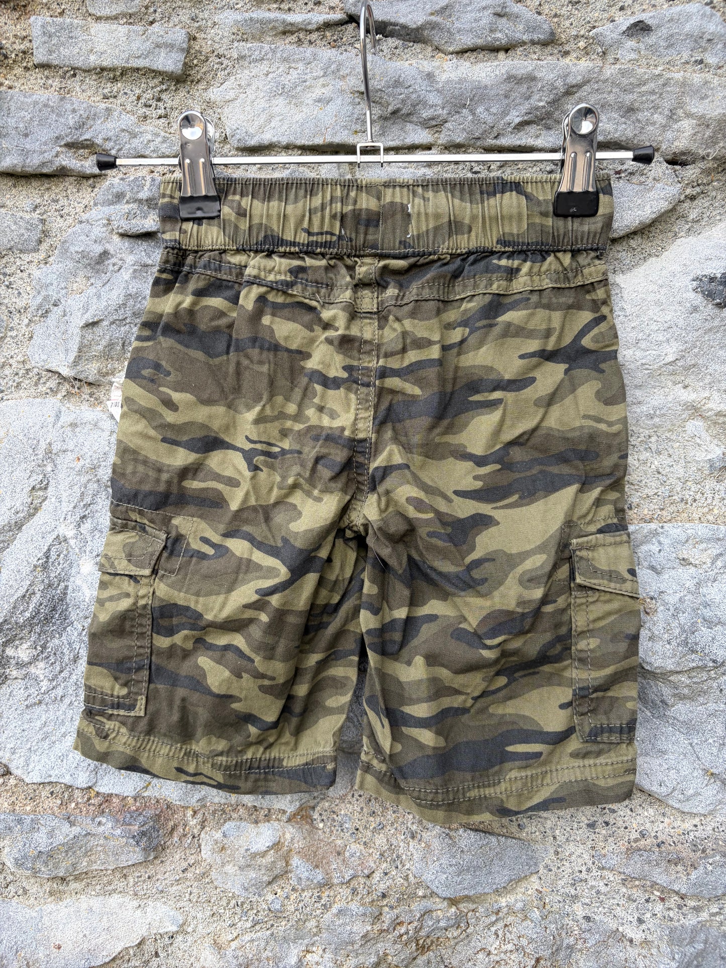 Camouflage shorts 3y (98cm)