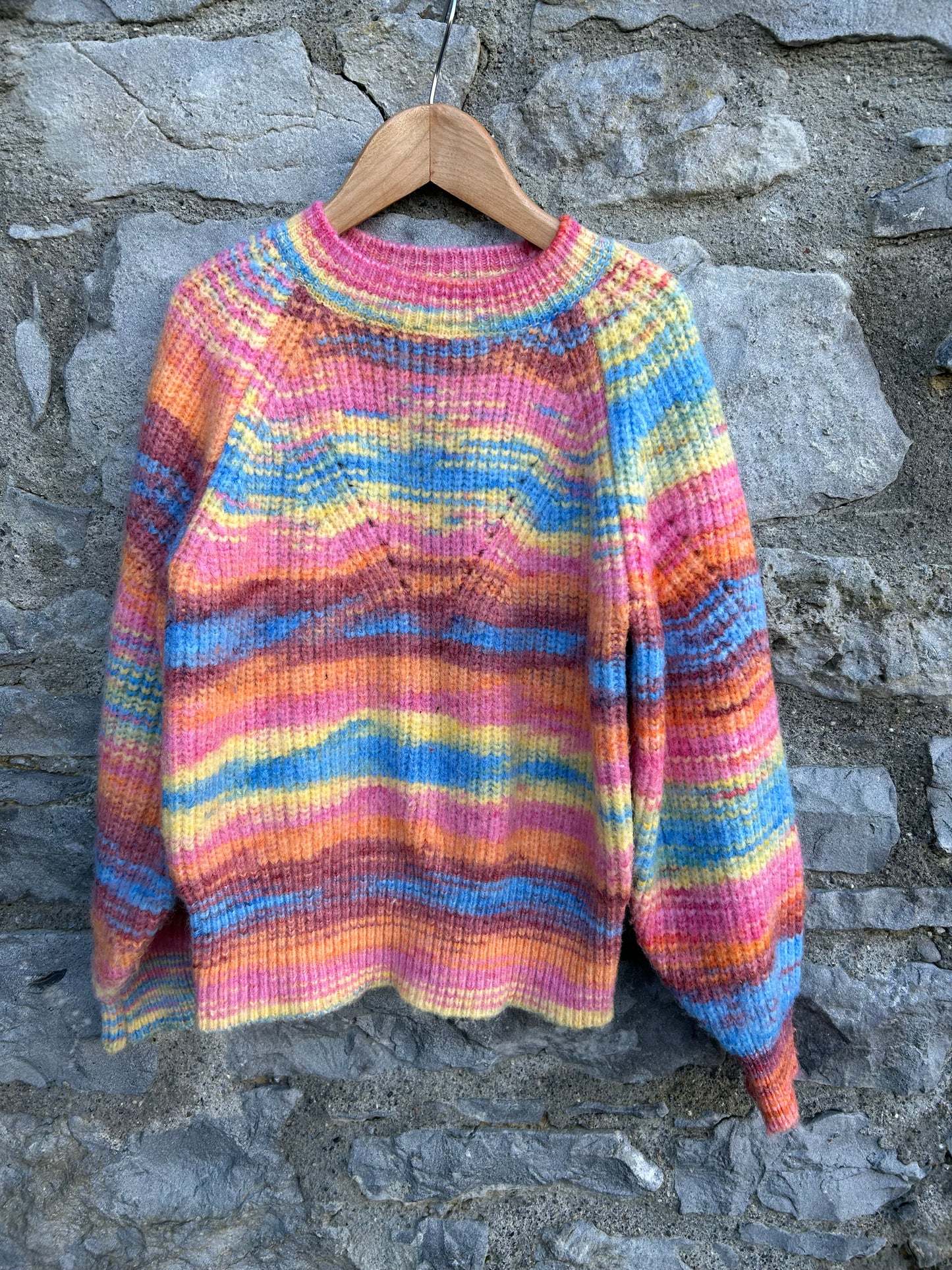 Rainbow stripes jumper 9-10y (134-140cm)