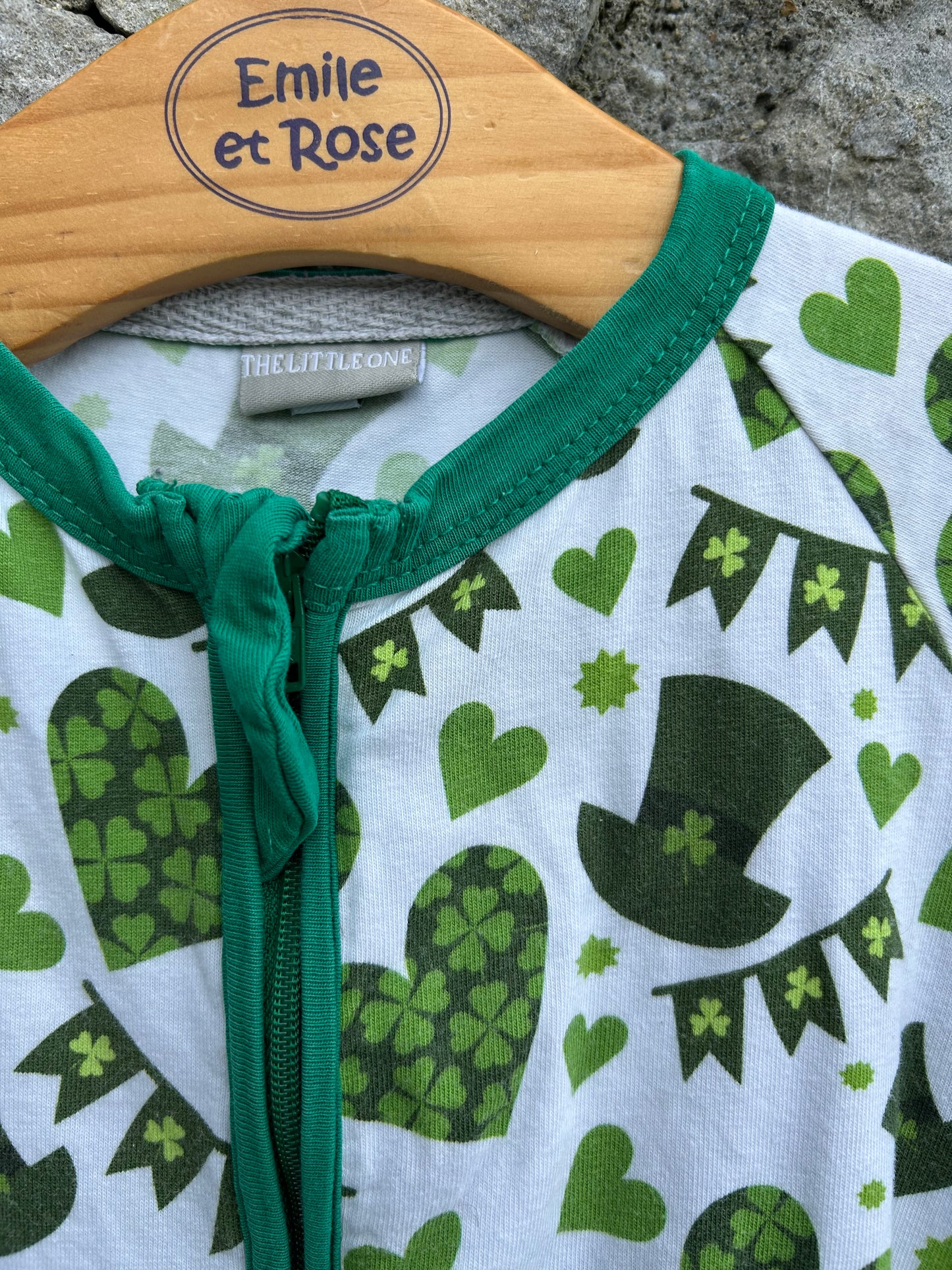 St Patrick’s onesie 2-3y (92-98cm)