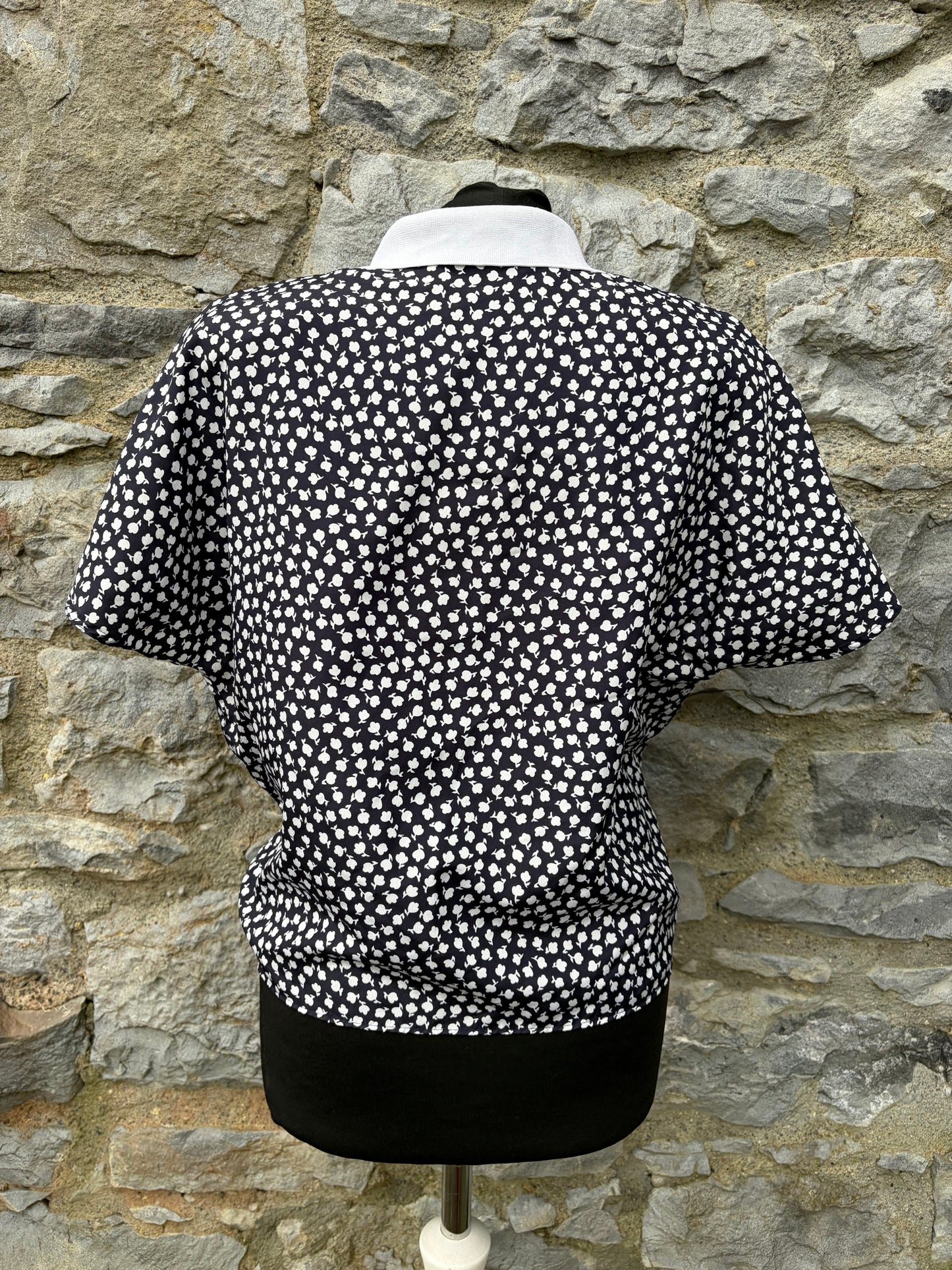 80s Black&white Flower blouse uk 12-14
