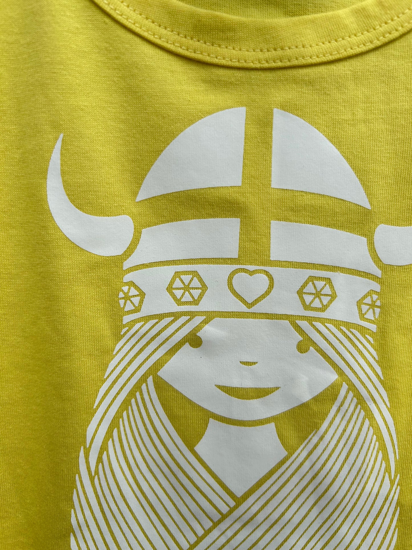 Freja yellow T-shirt 5-6y (110-116cm)