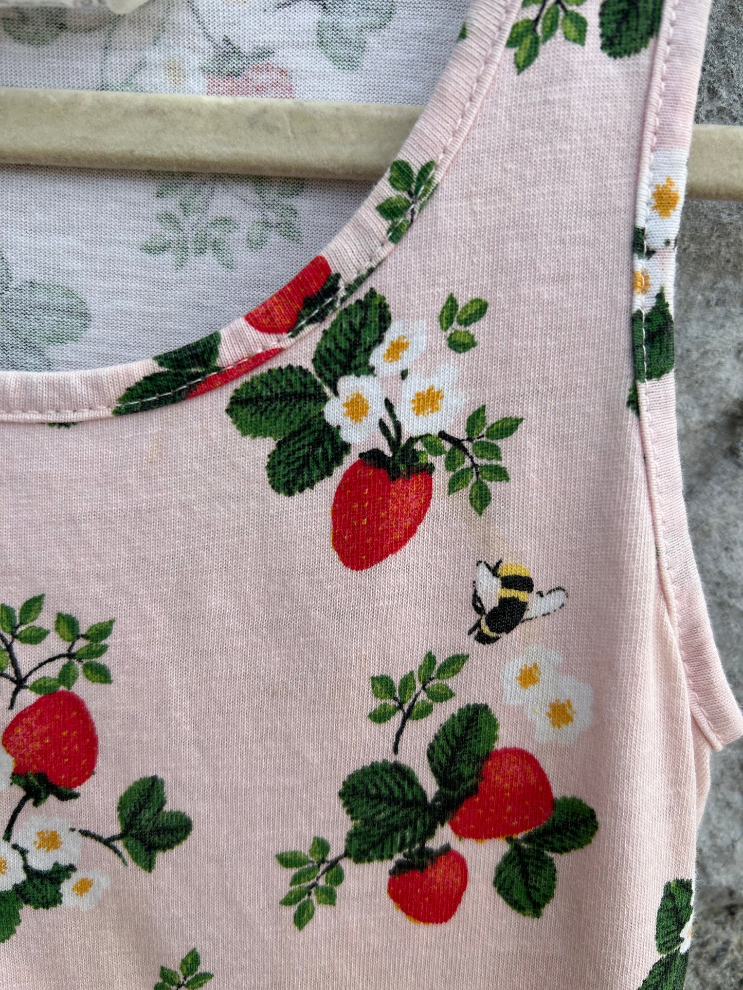 Strawberries pink dress 3-4y (98-104cm)