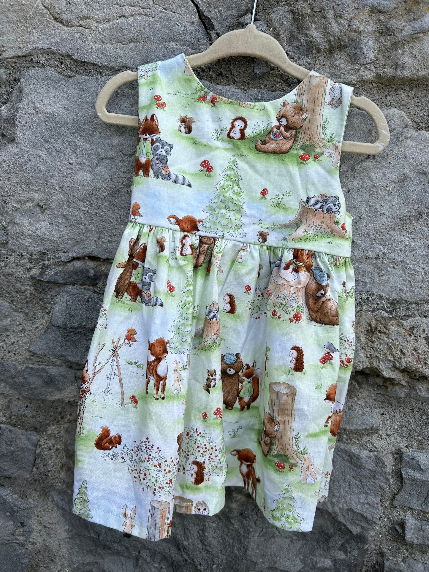 Woodlands Green pinafore 9-12m (74-80cm)