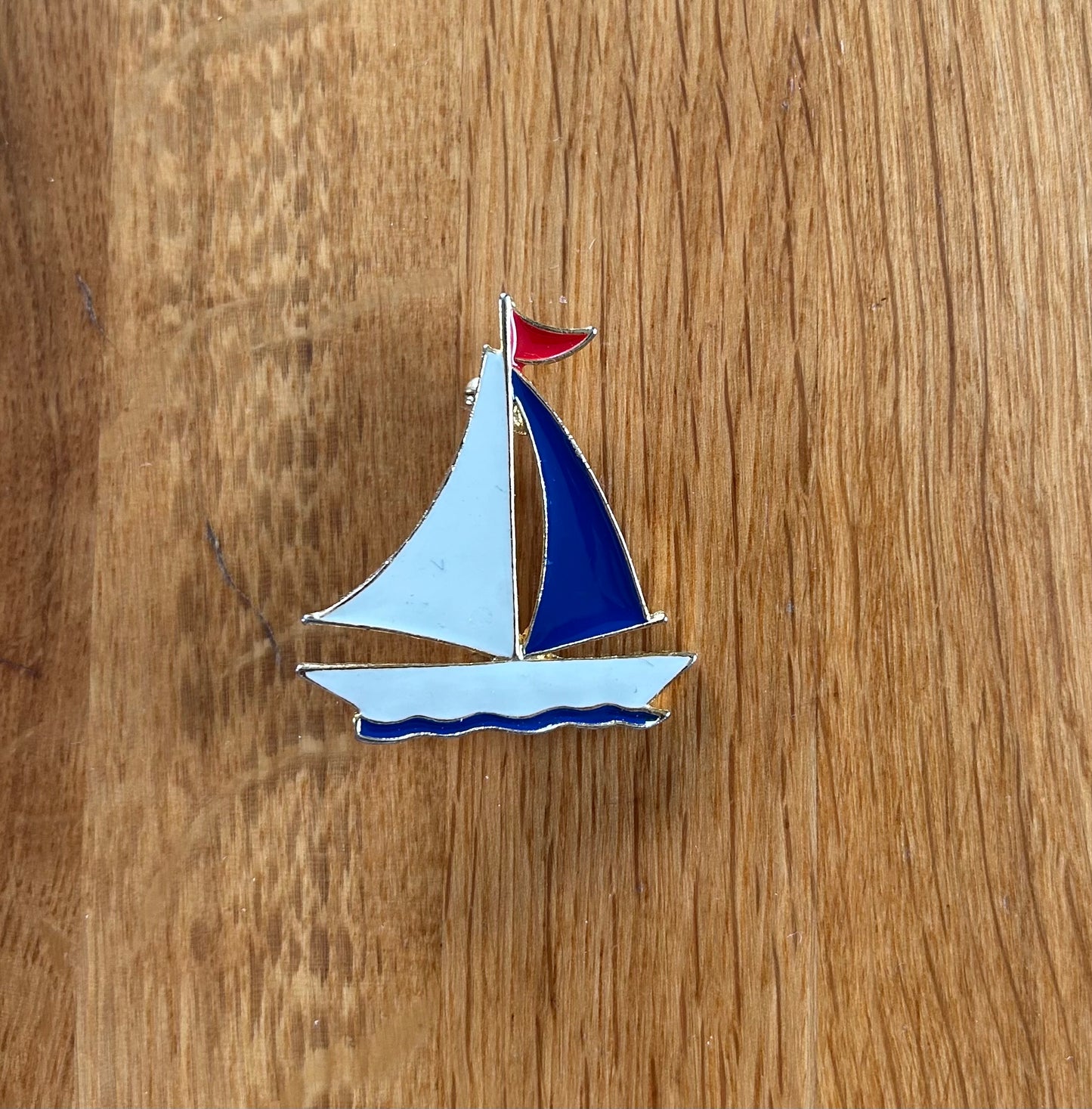 Boat brooch