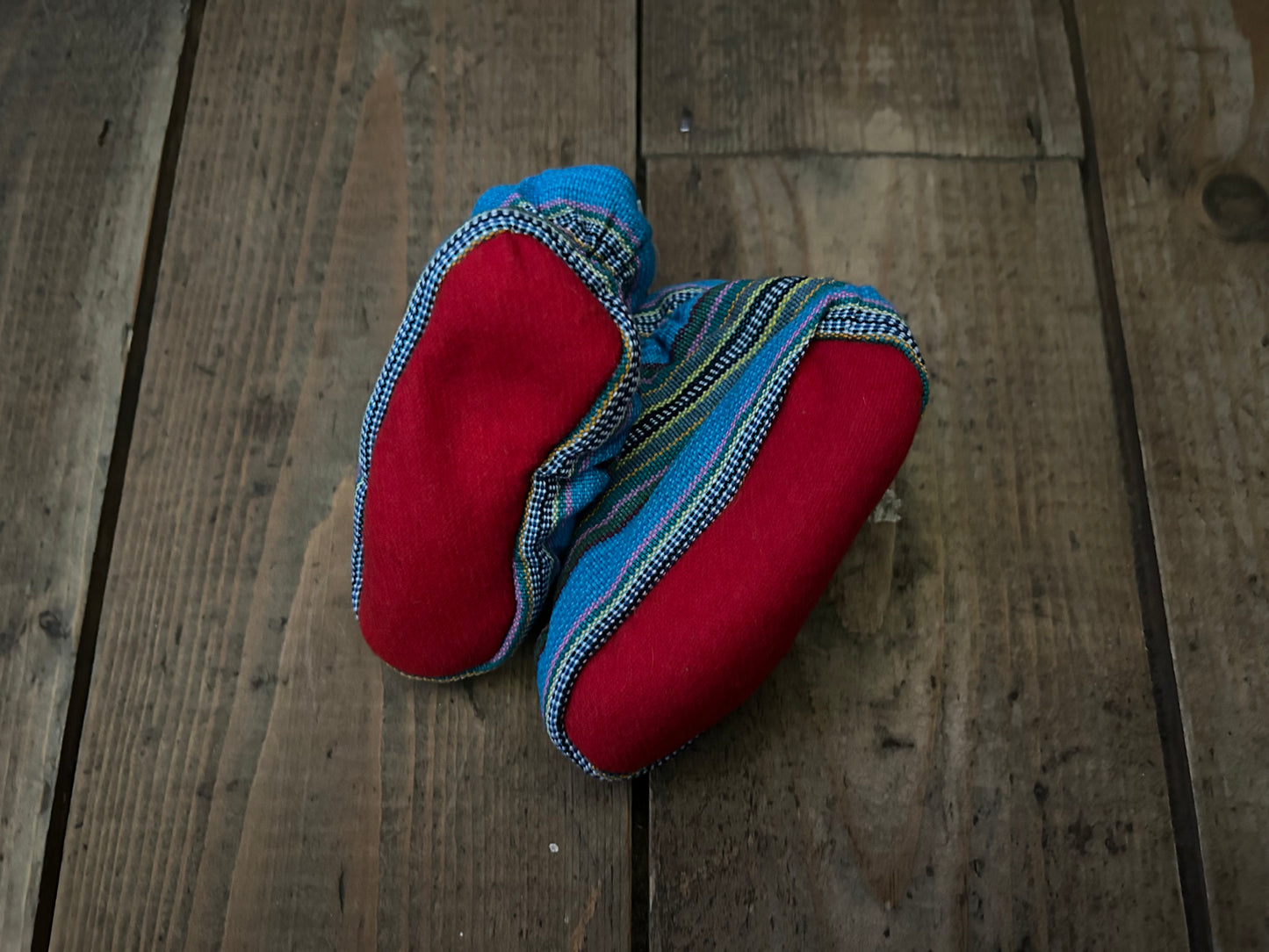 Blue and red baby slippers 3-6m (62-68cm)