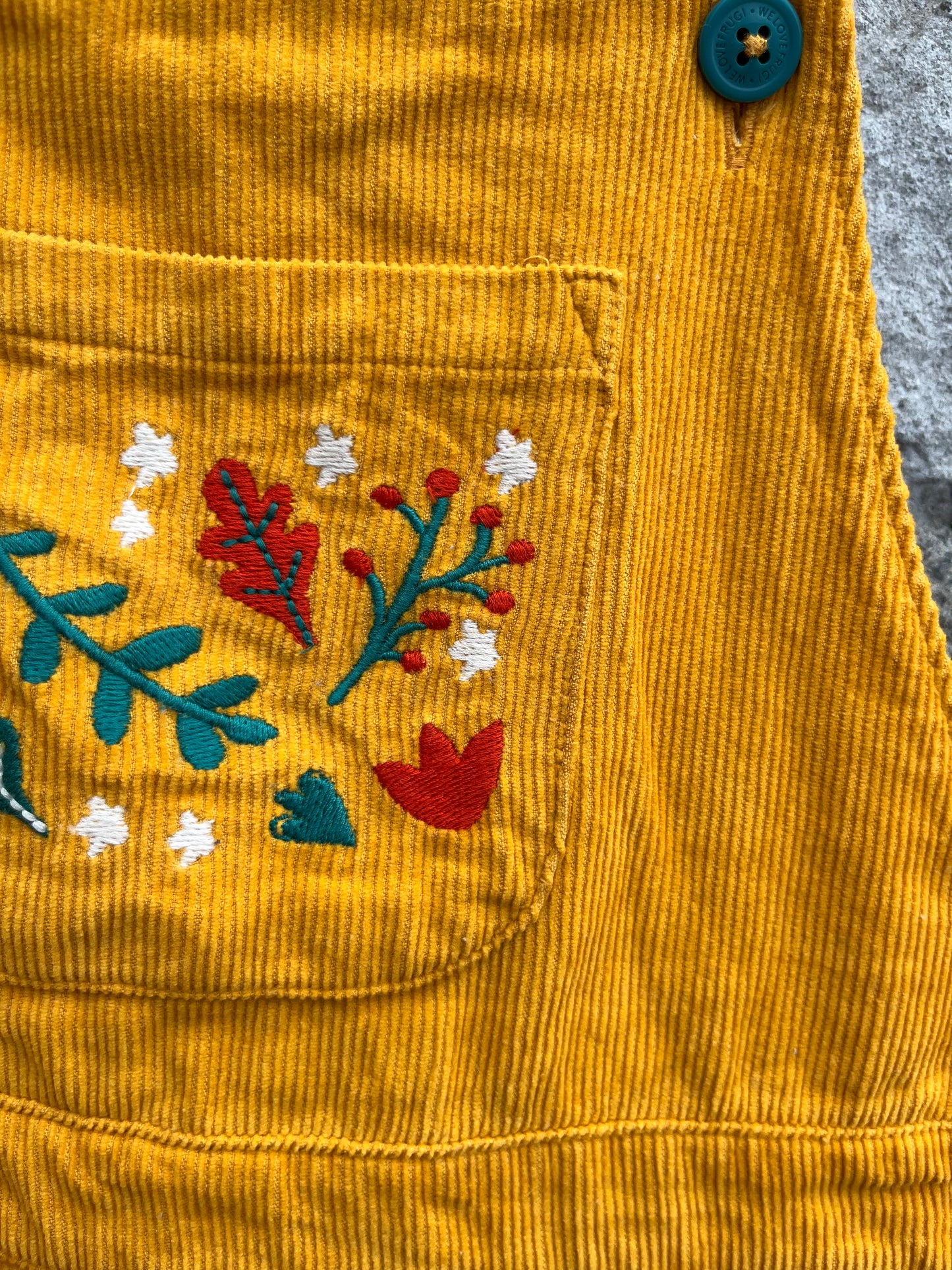 Mustard cord dungarees 8-9y (128-134cm)