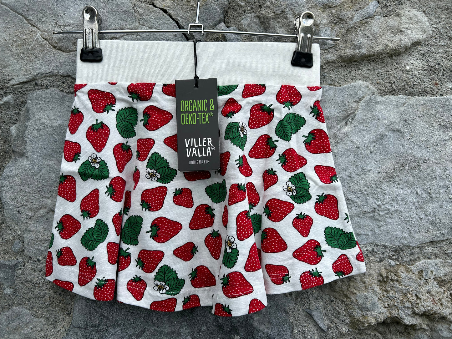 Strawberries white skirt 3y (98cm)