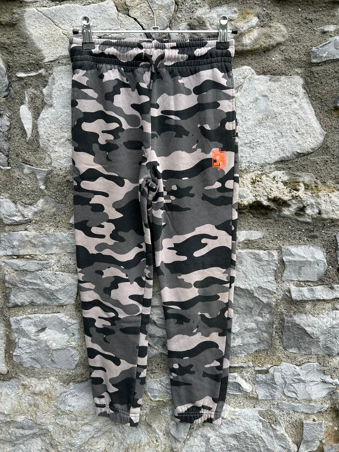 Grey camouflage tracksuit bottoms 8-9y (128-134cm)