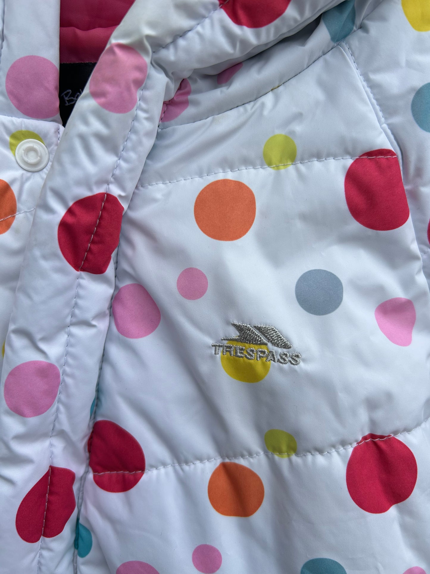 Colourful dots white pramsuit 6-12m (68-80cm)