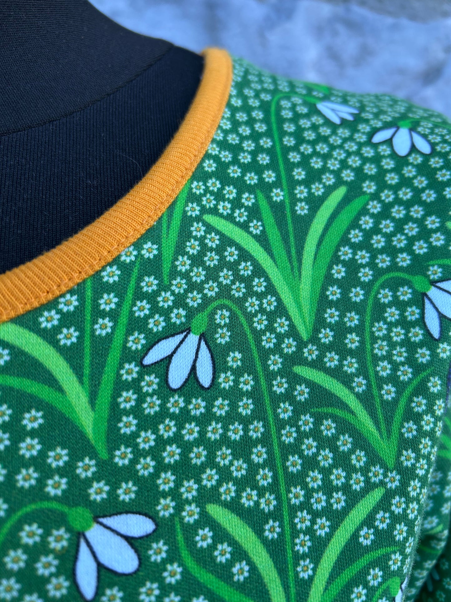 Snowdrops green gathered waist dress uk 8-10