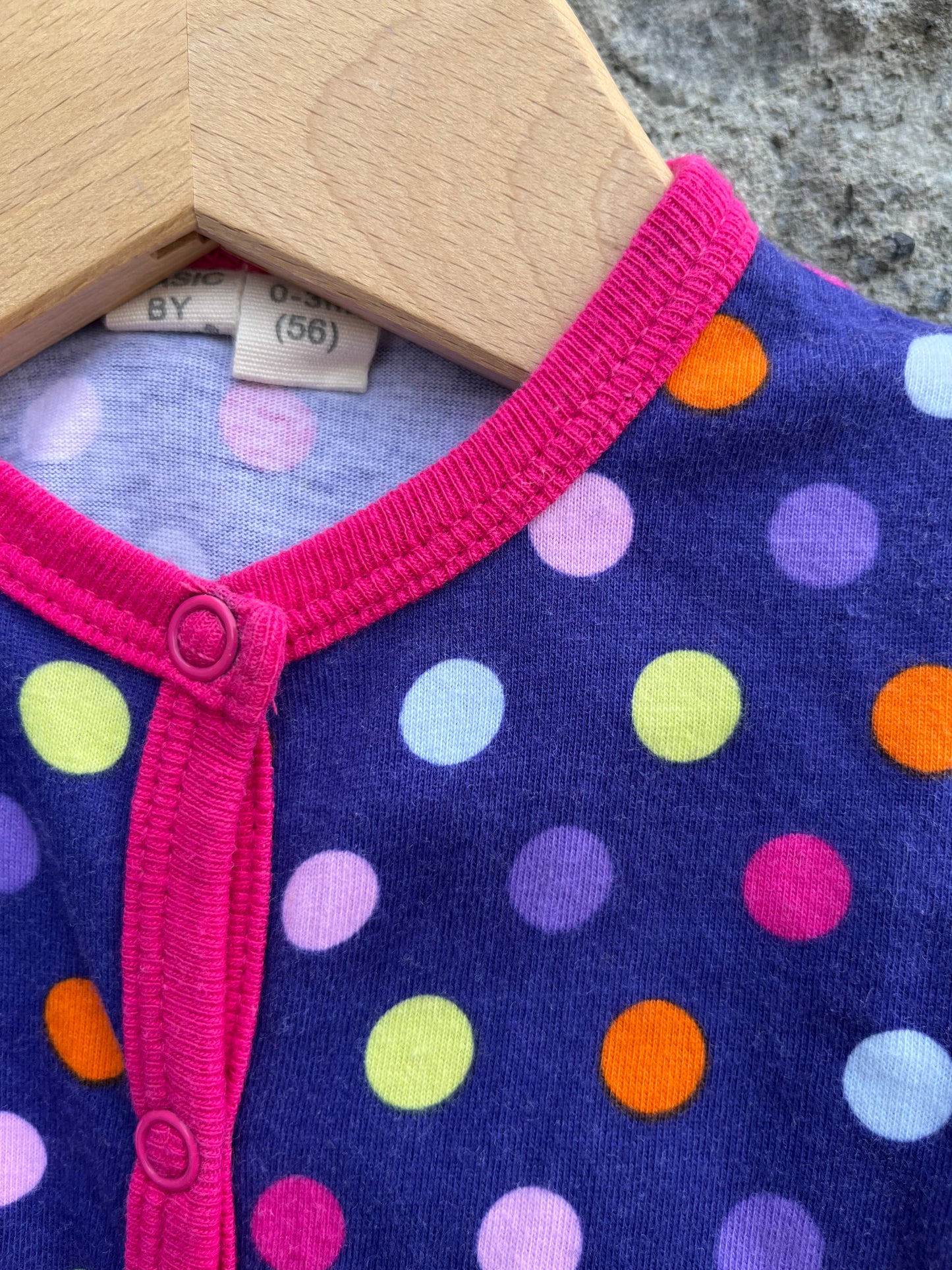 Colourful dots purple onesie 0-1m (56cm)