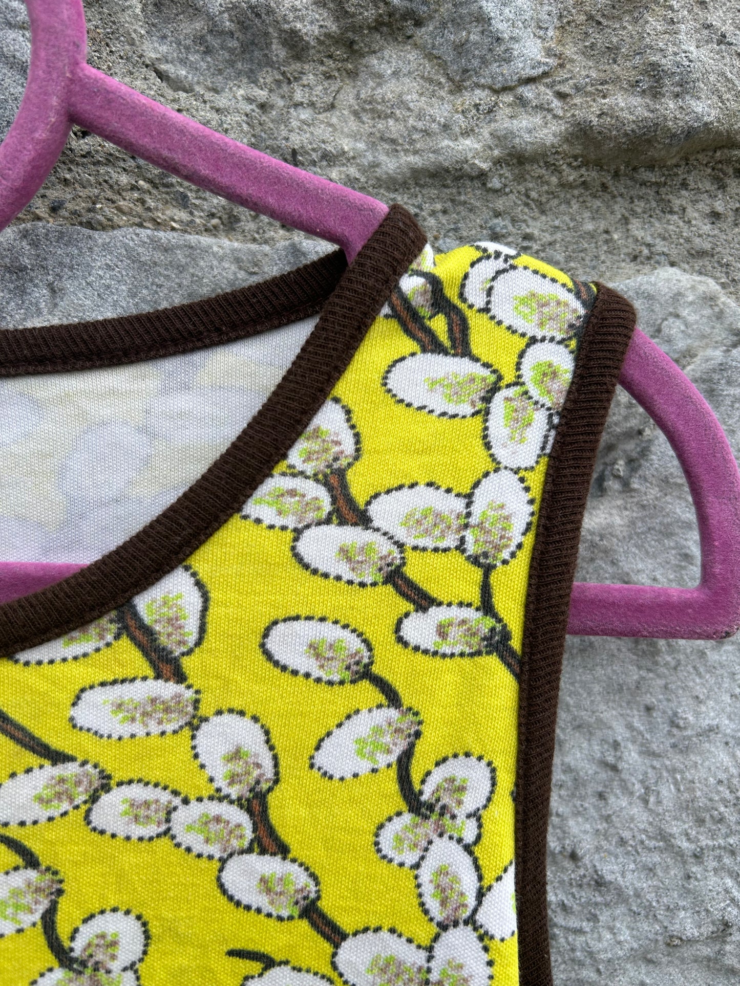 Yellow goat willow dress 6-7y (116-122cm)