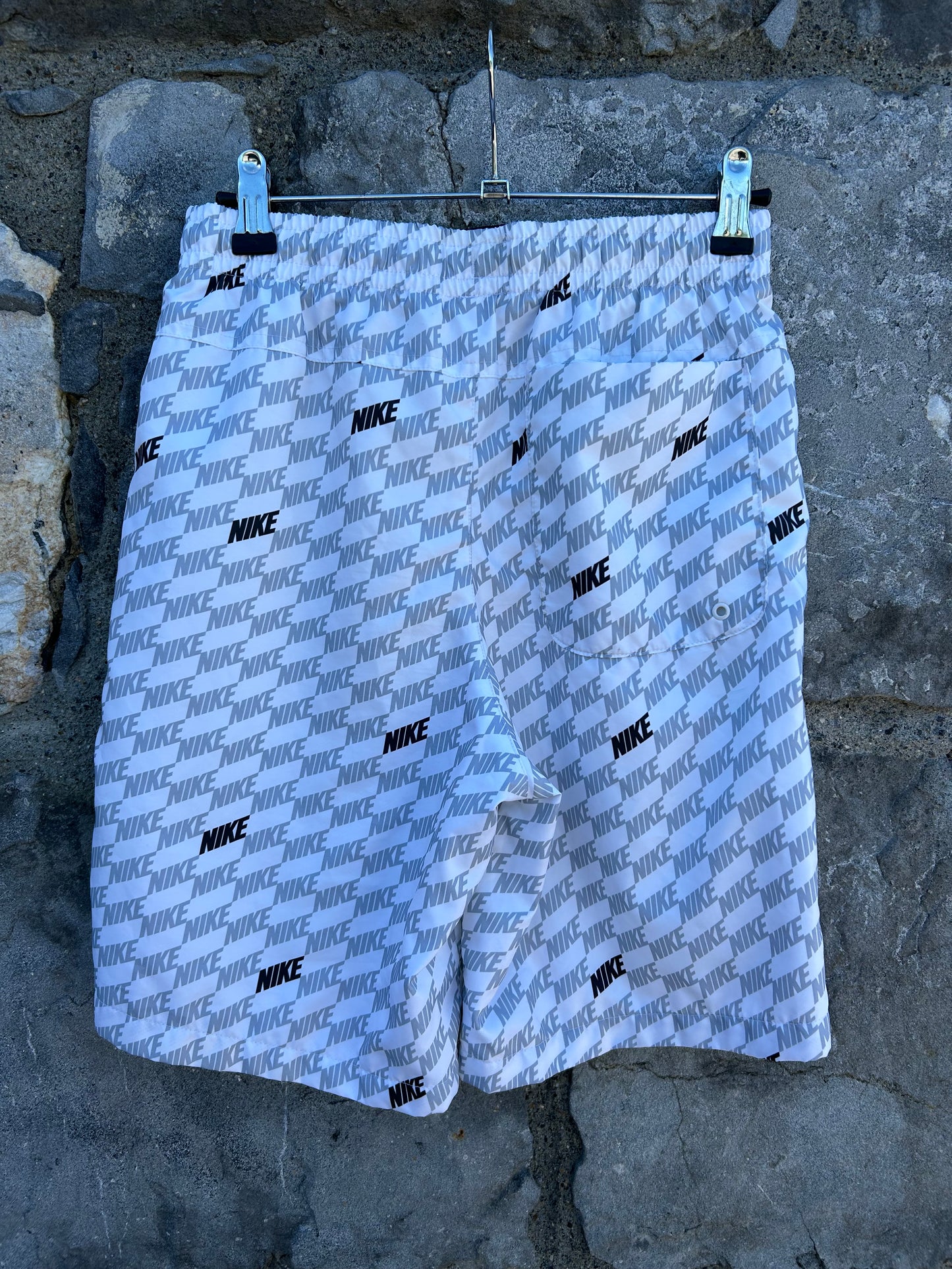 White logo shorts 12-13y (152-158cm)