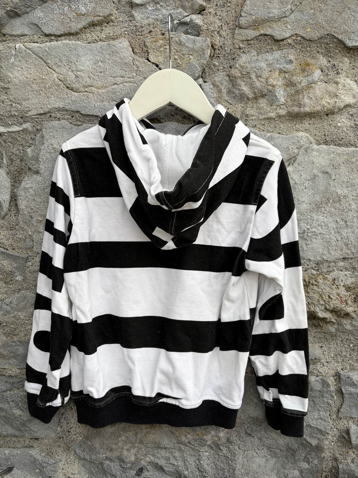 Black&white graphic print hoodie 4-5y (104-110cm)