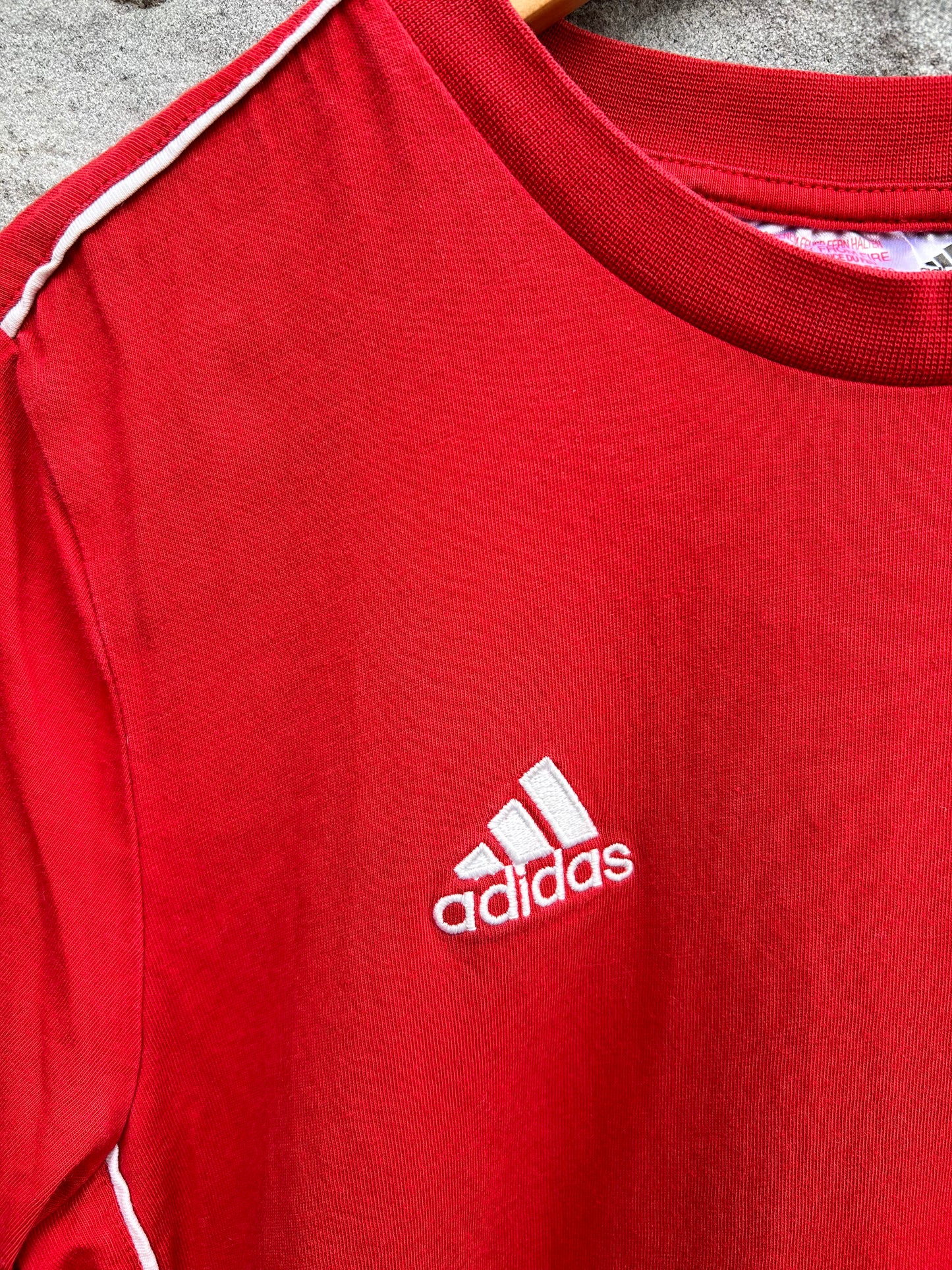 Red T-shirt 11-12y (146-152cm)