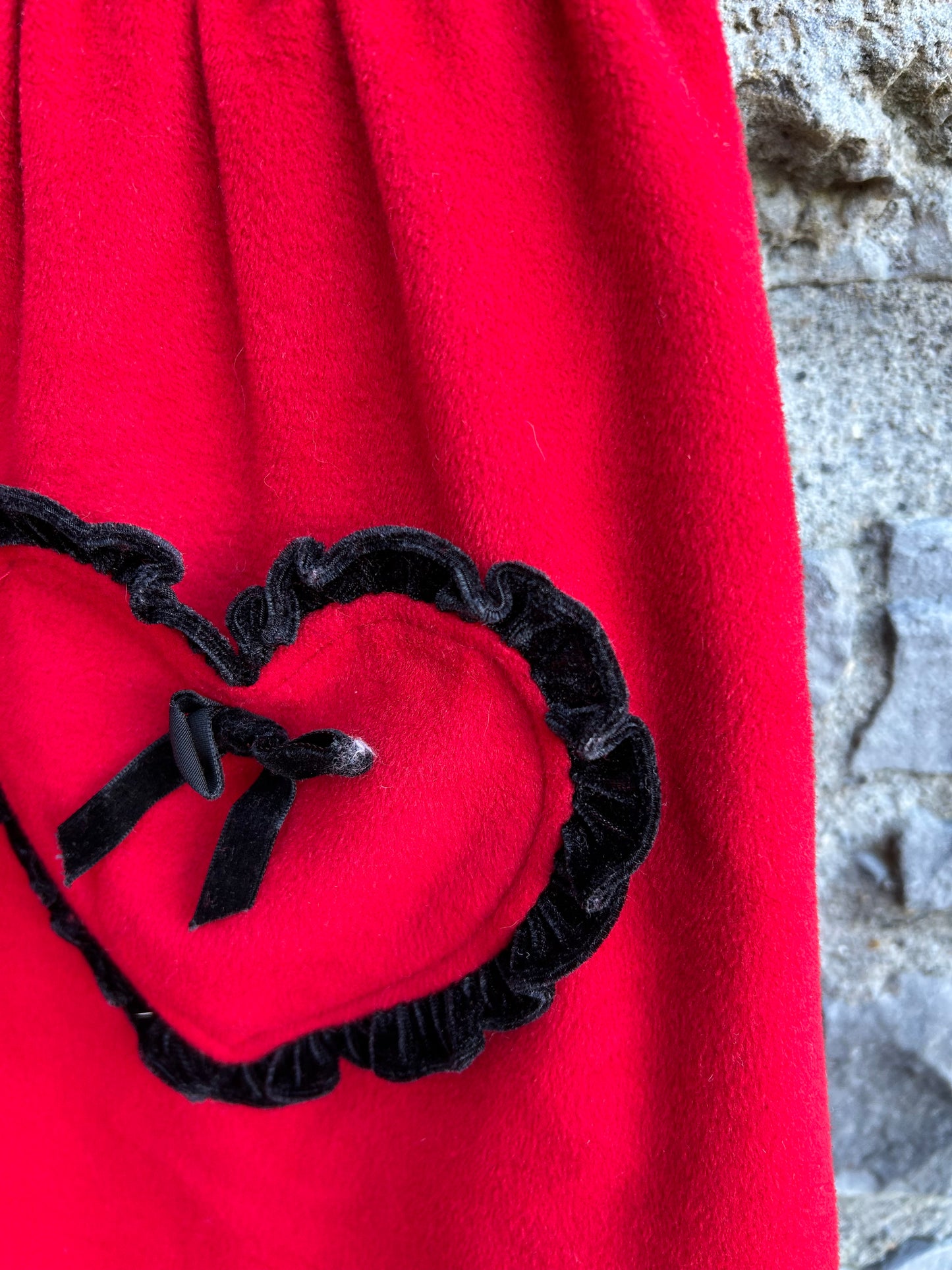 90s red hearts pockets pinafore 6-7y (116-122cm)