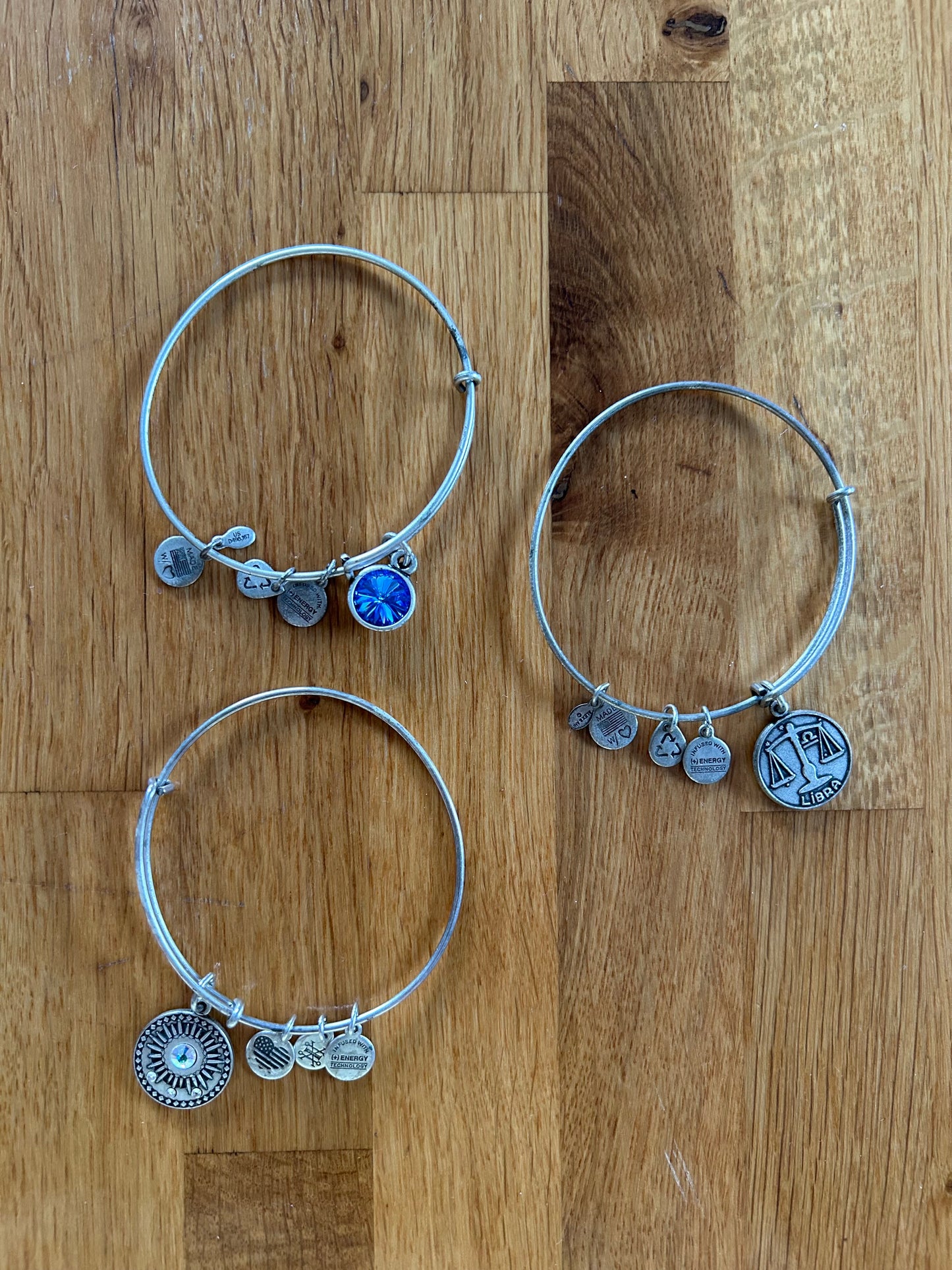 Set of 3 charm bangle bracelet
