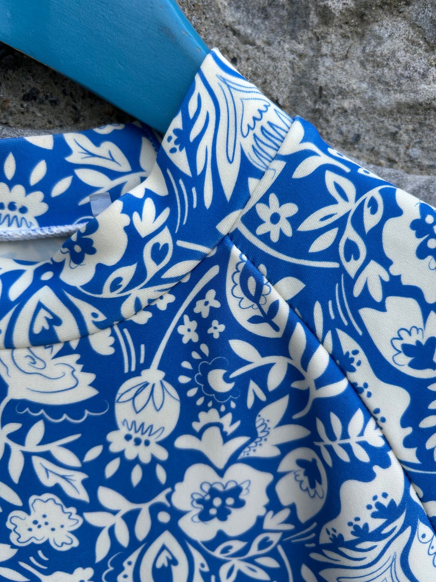 Blue floral rash top 10-11y (140-146cm)