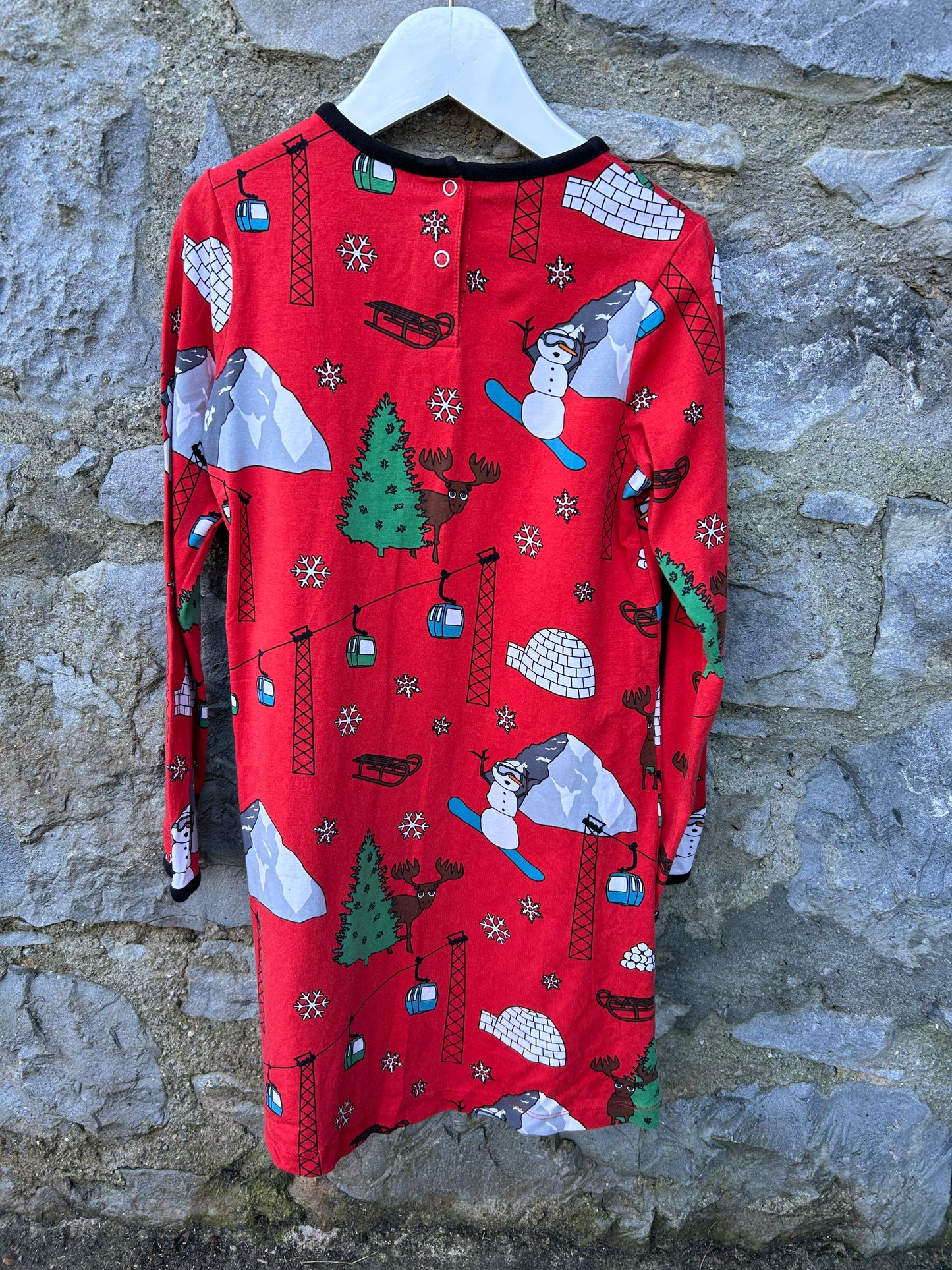Winter sports red dress 7y (122cm)