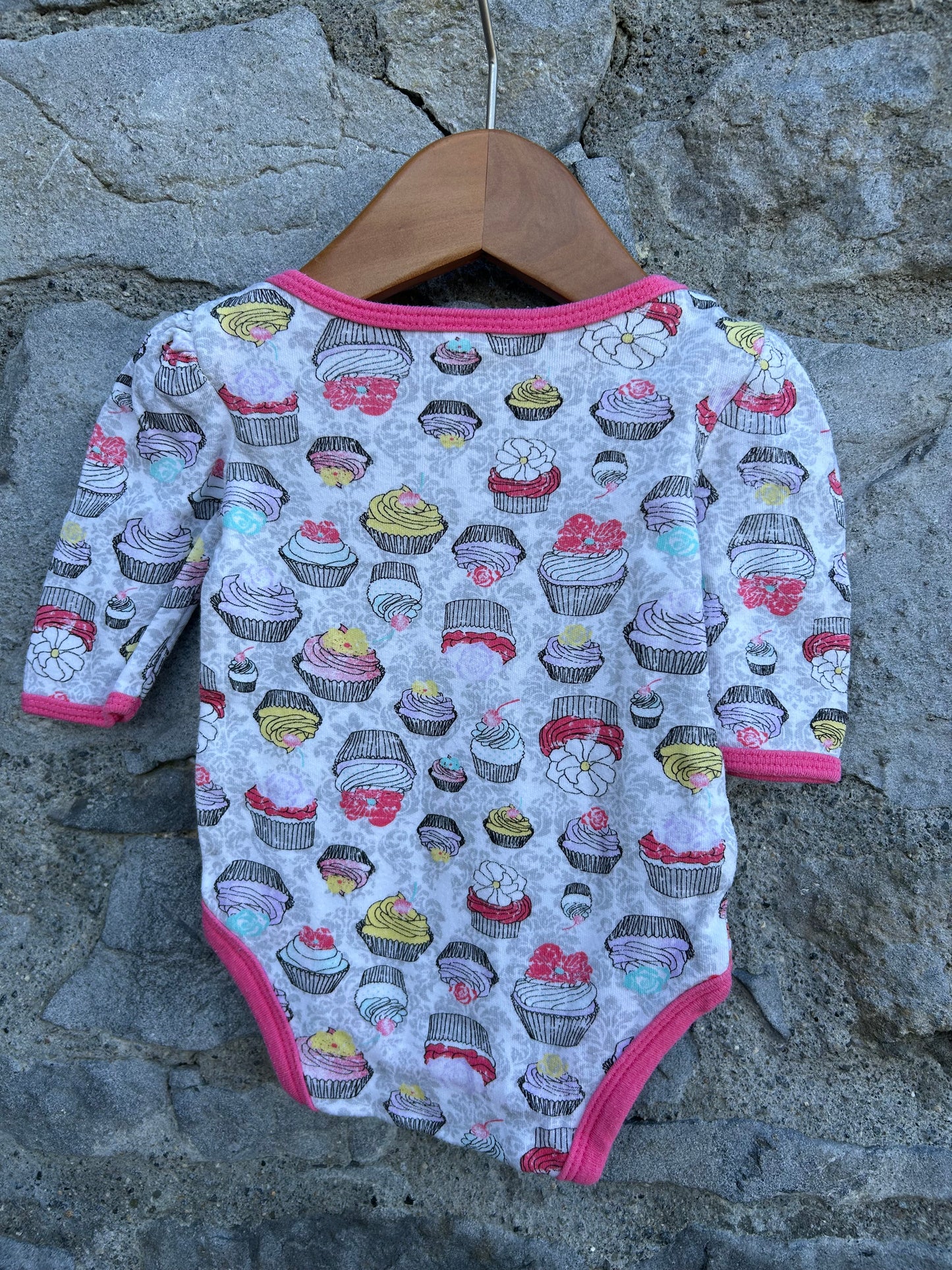 Cupcakes grey vest 0-3m (56-62cm)