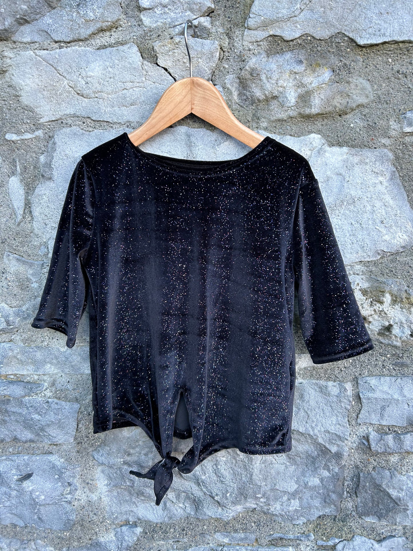 Black sparkly loose top 9y (134cm)