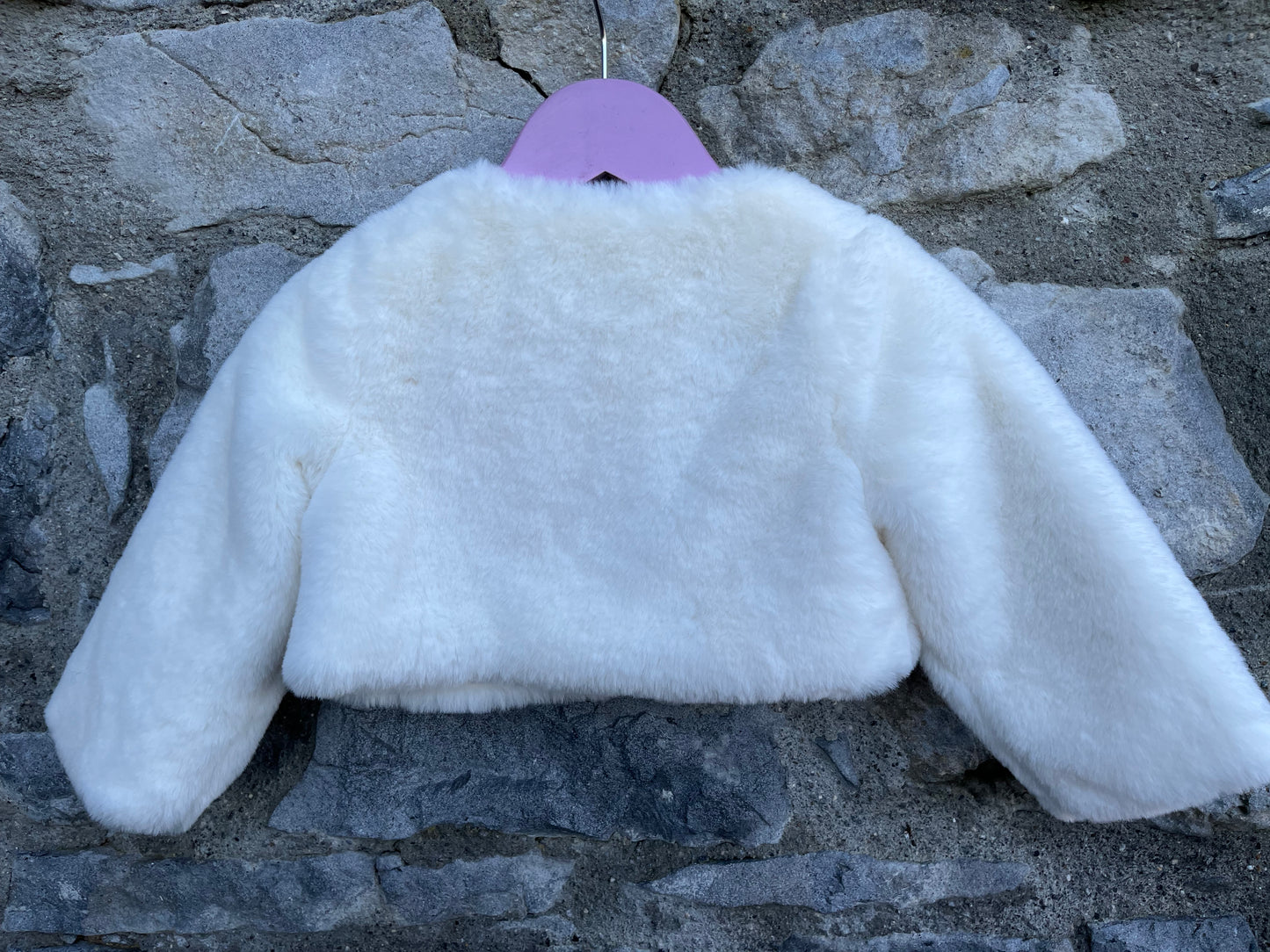 White furry short jacket 6-9m (68-74cm)