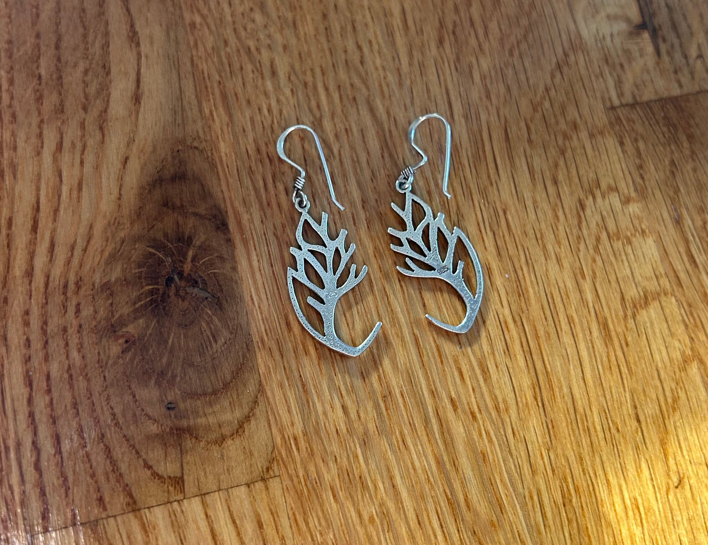 Coral/leaf silver earrings