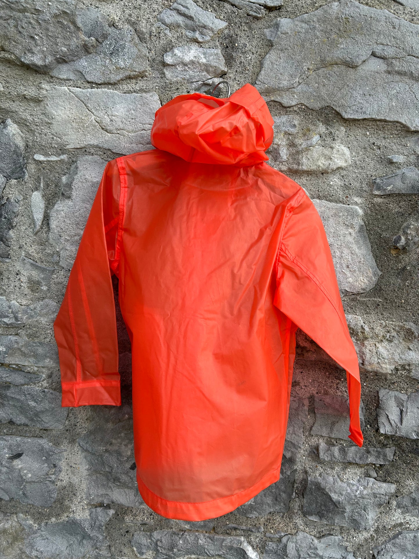 Orange raincoat 4-5y (104-110cm)