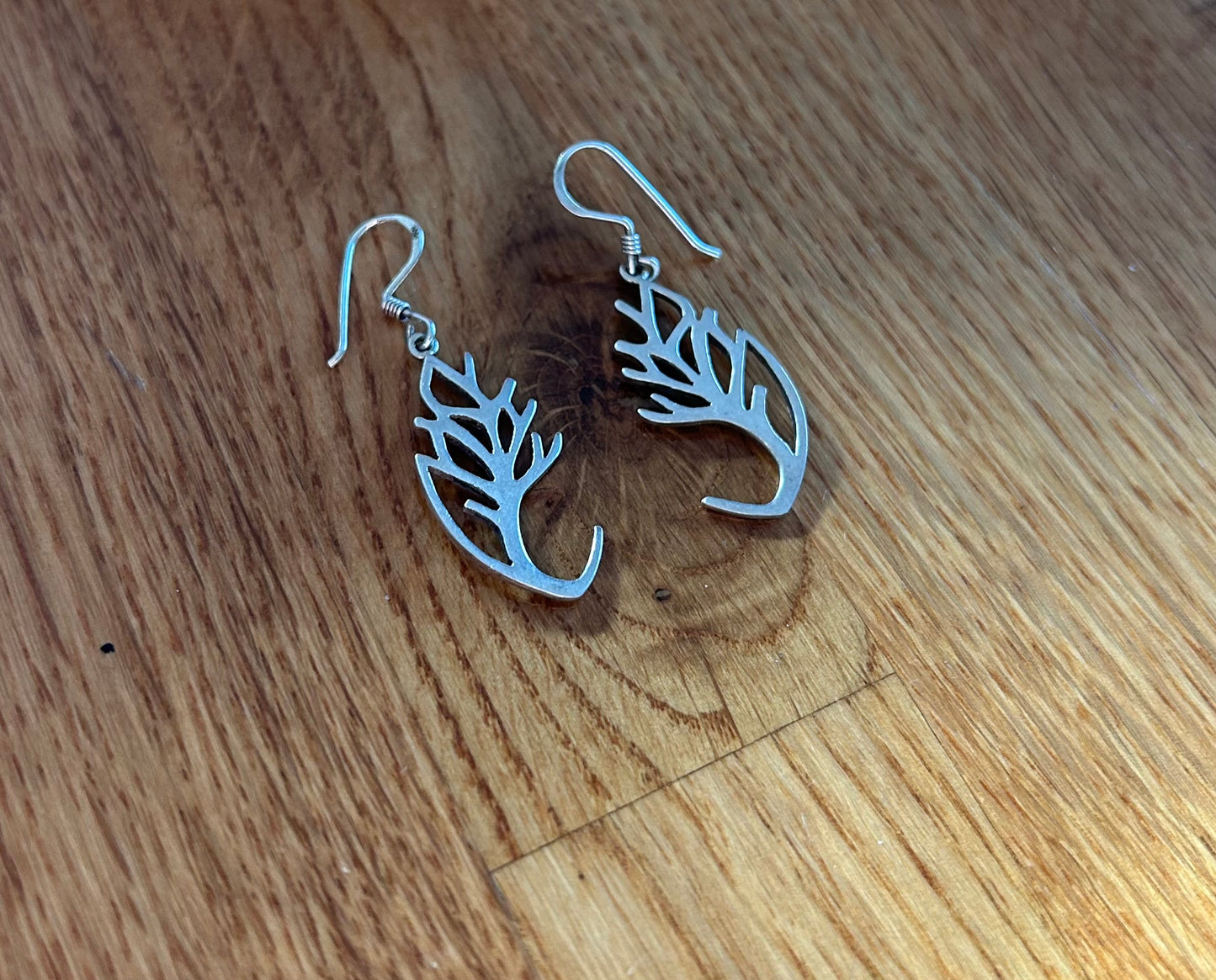 Coral/leaf silver earrings