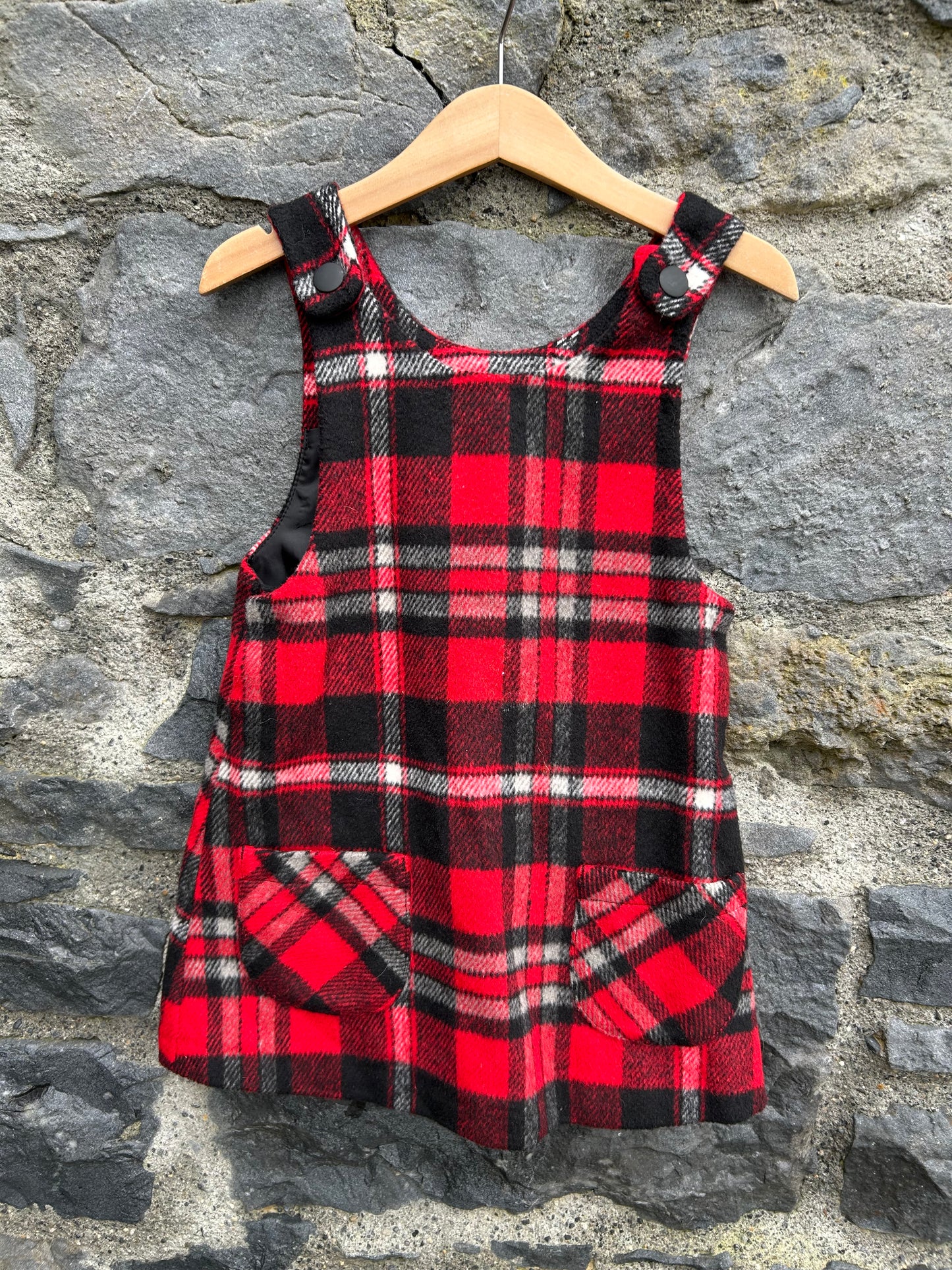 Red&black check pinafore 3-4y (98-104cm)