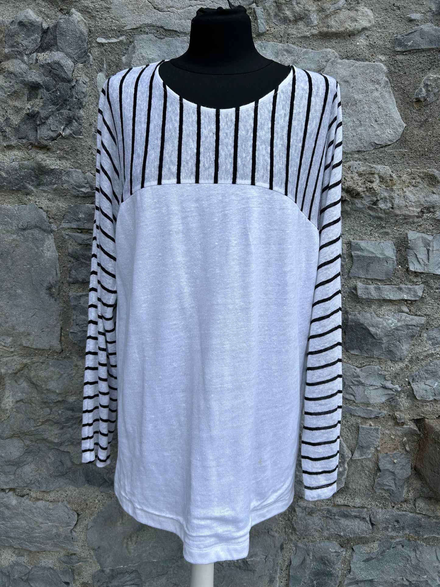 White&black stripy knitted top uk 14